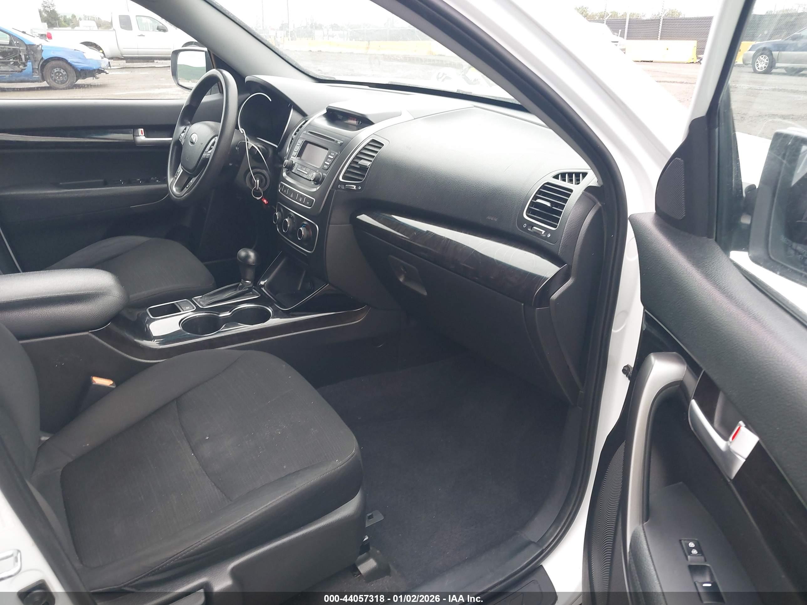 KIA SORENTO image 5
