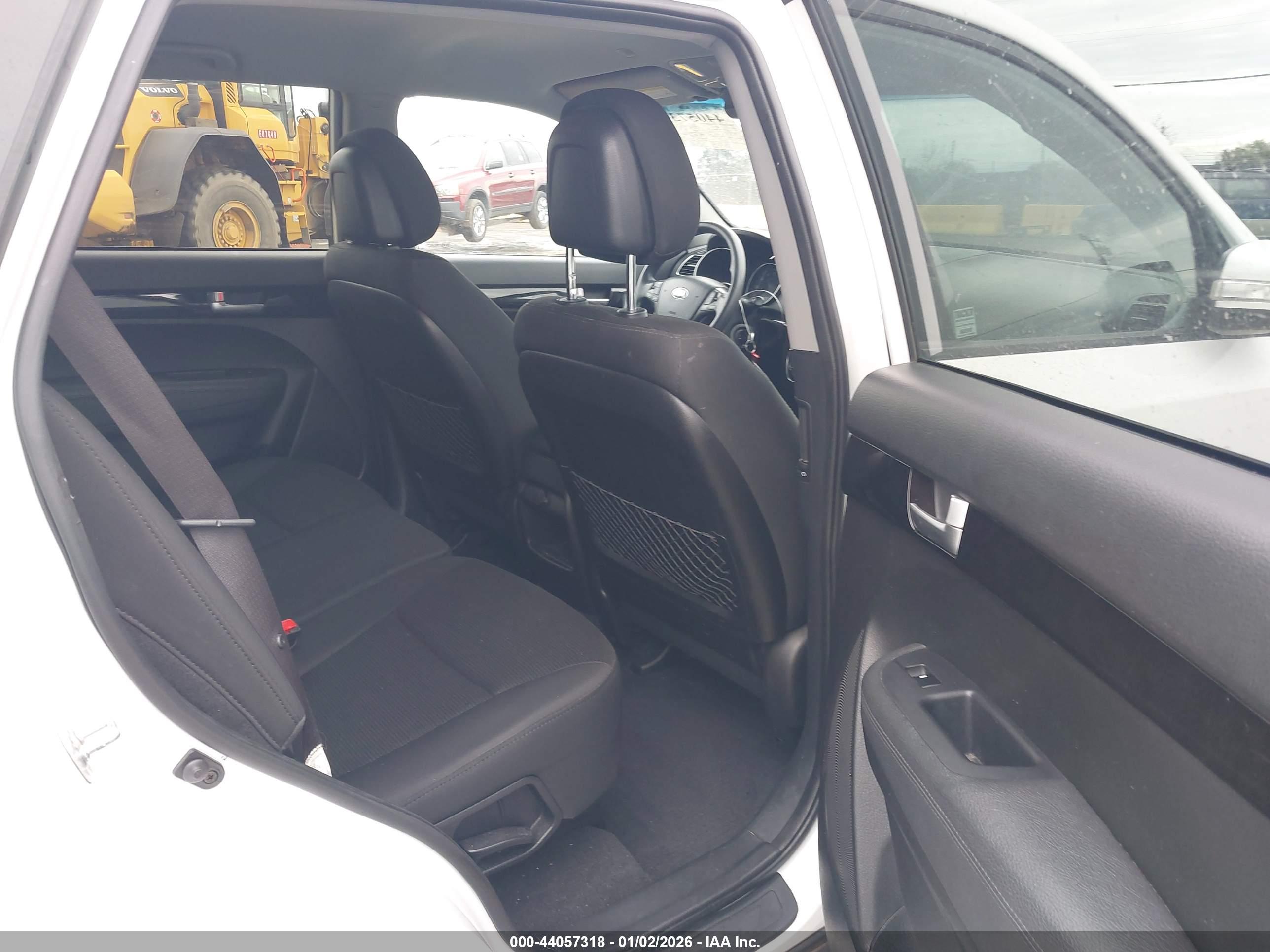 KIA SORENTO image 8