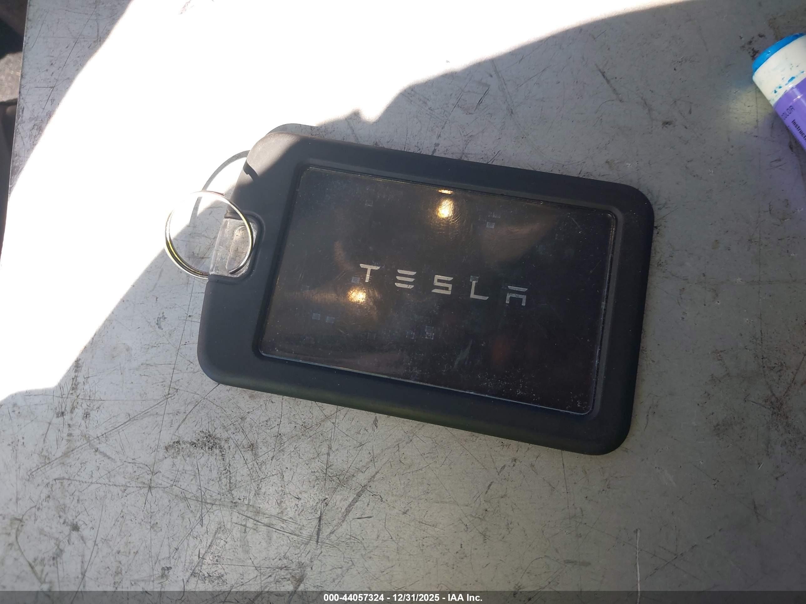 TESLA MODEL image 11