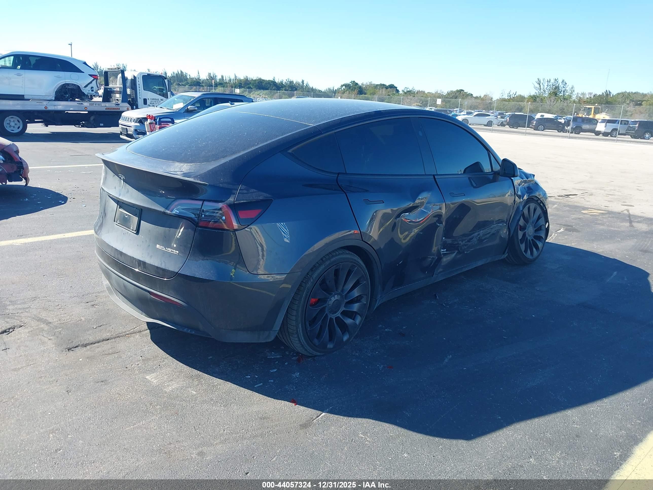 TESLA MODEL image 4