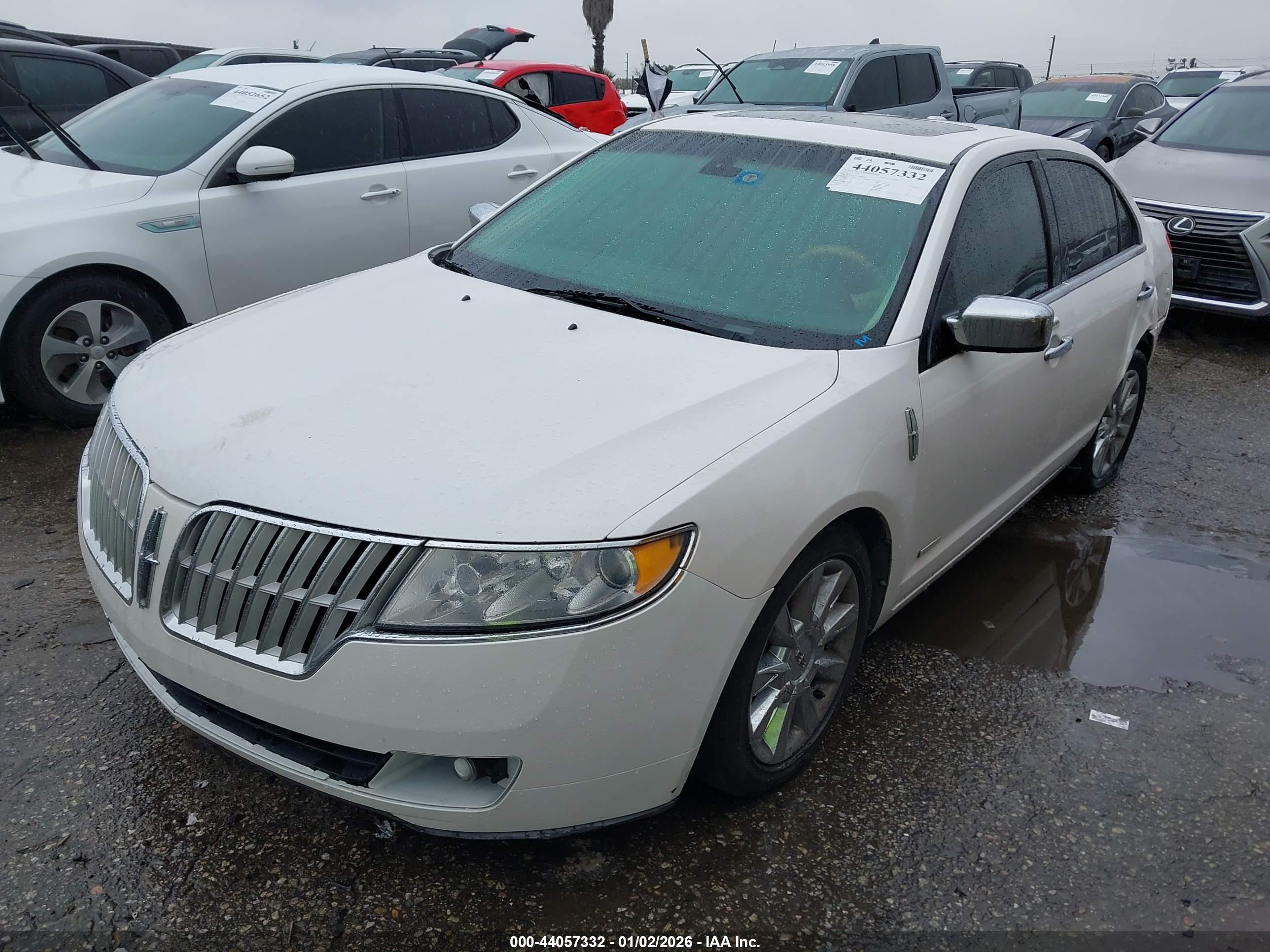 LINCOLN MKZ image 2