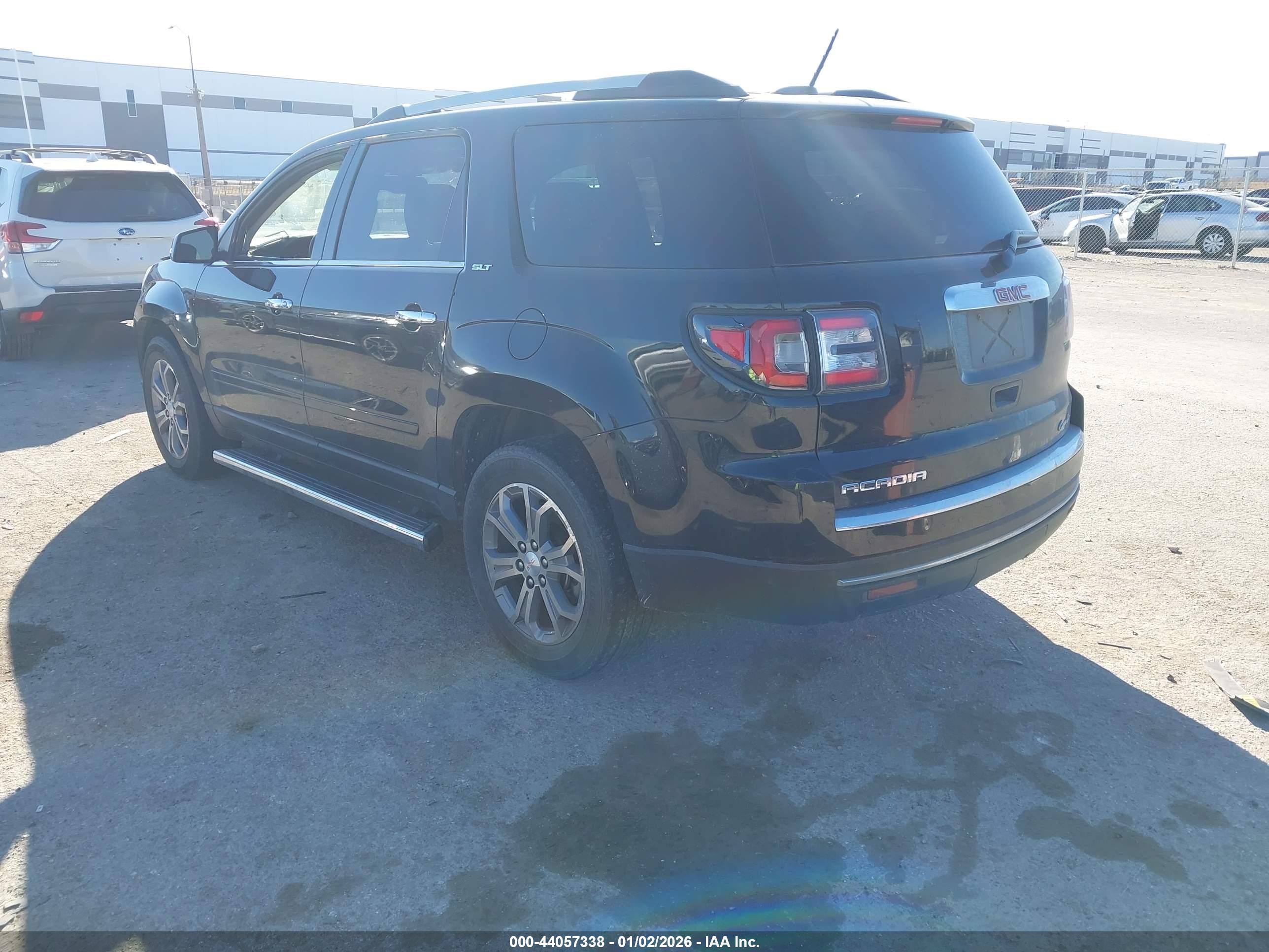 GMC ACADIA image 3