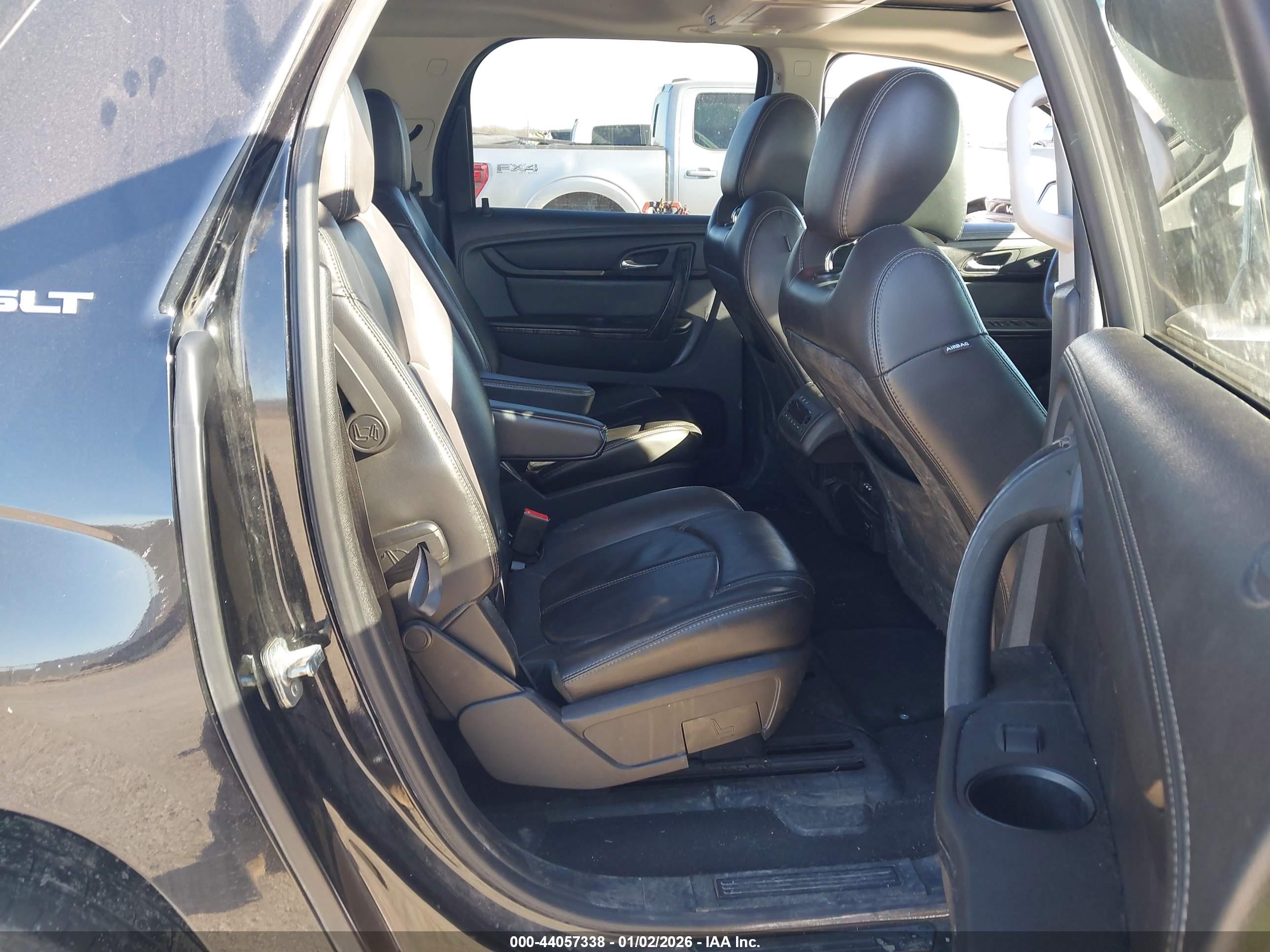 GMC ACADIA image 8