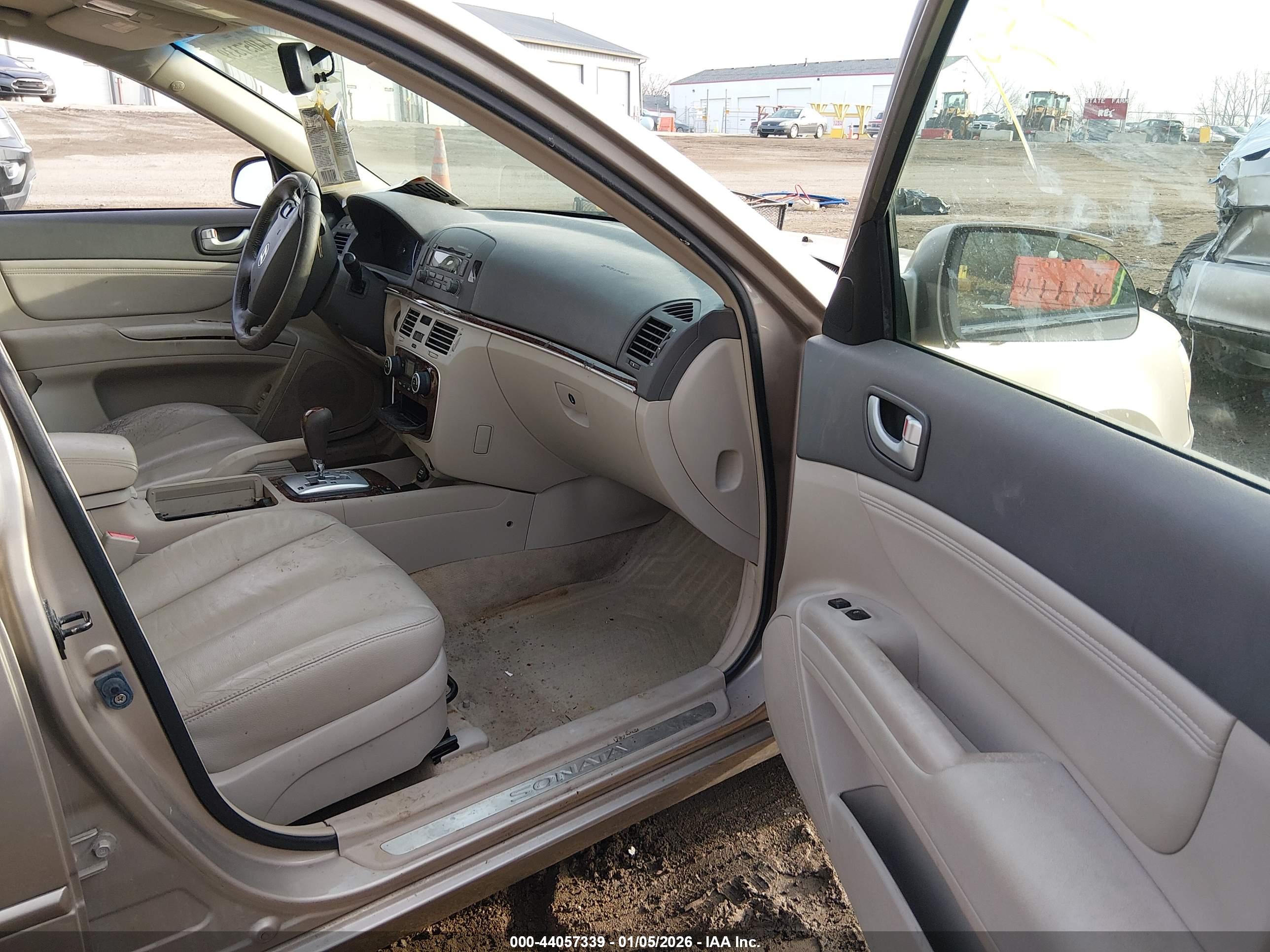 HYUNDAI SONATA image 5