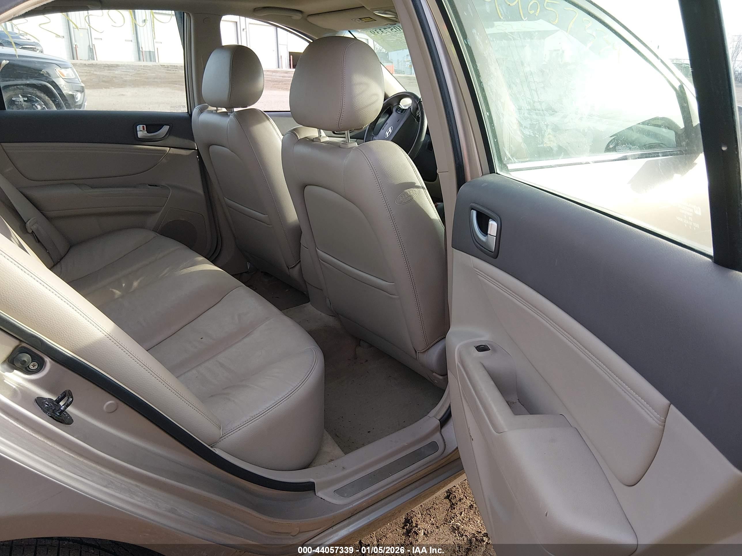 HYUNDAI SONATA image 8