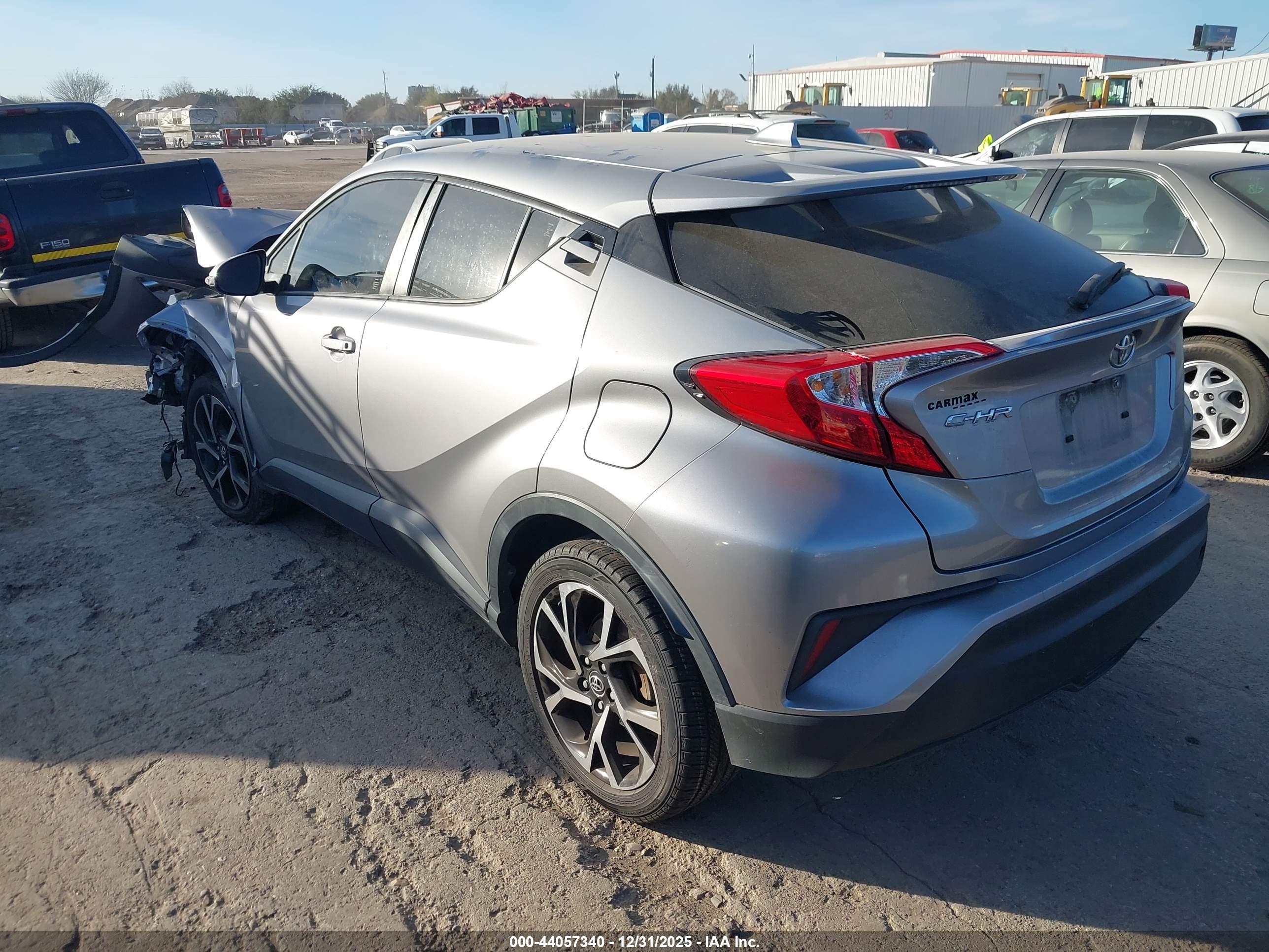 TOYOTA C-HR image 3