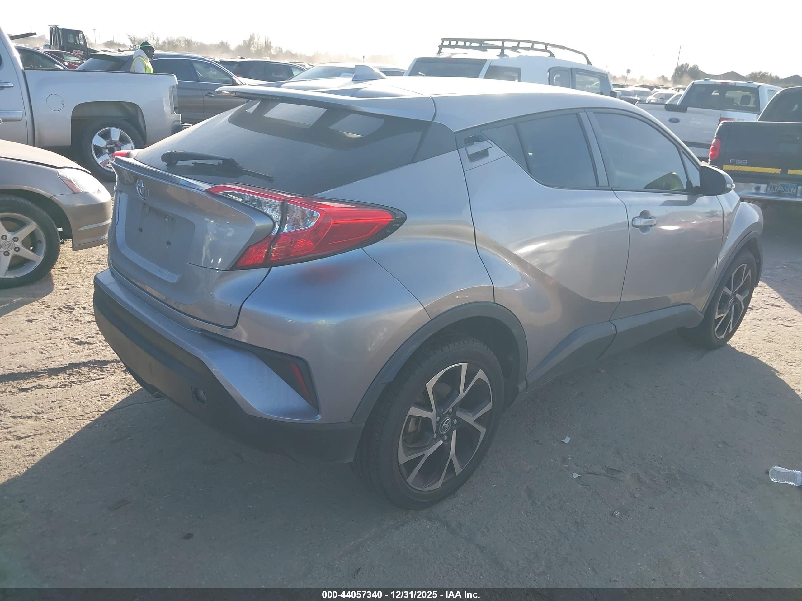 TOYOTA C-HR image 4