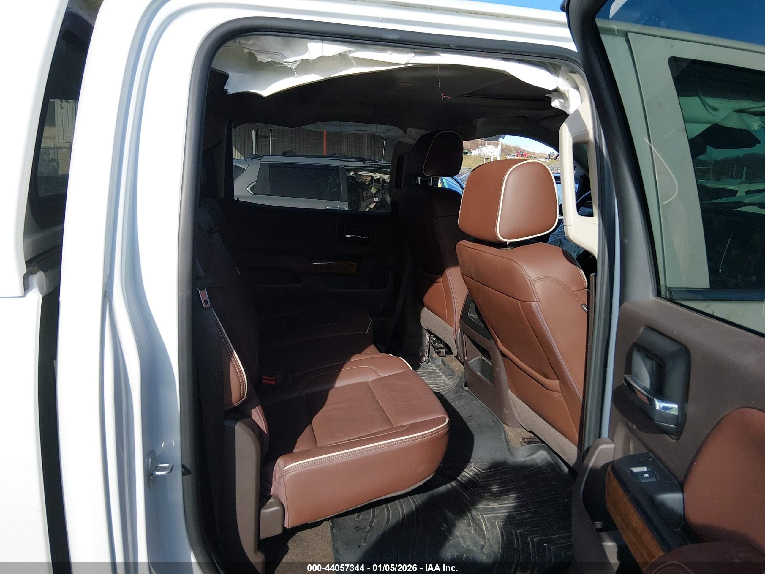 CHEVROLET SILVERADO image 8