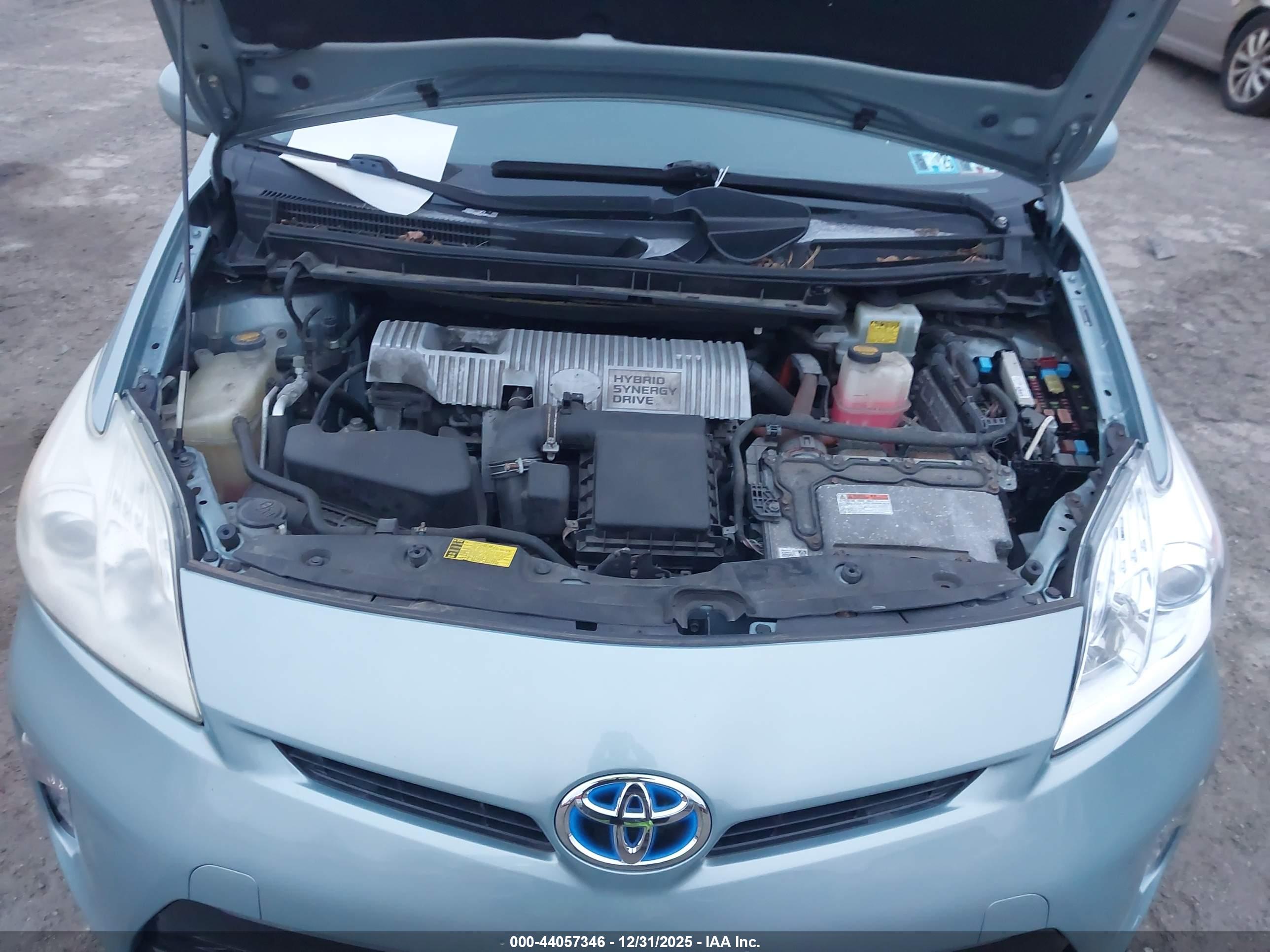 TOYOTA PRIUS image 10