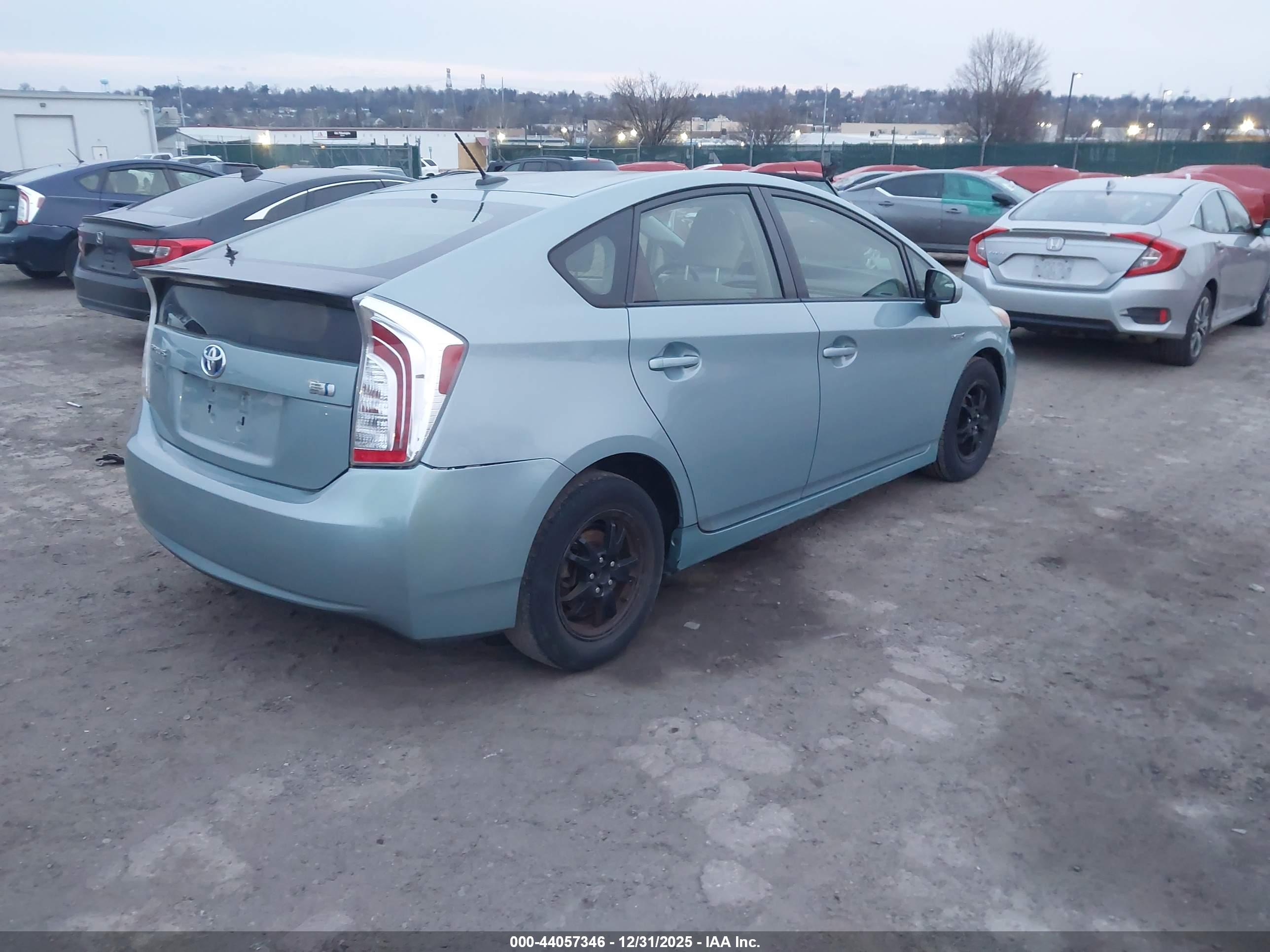 TOYOTA PRIUS image 4