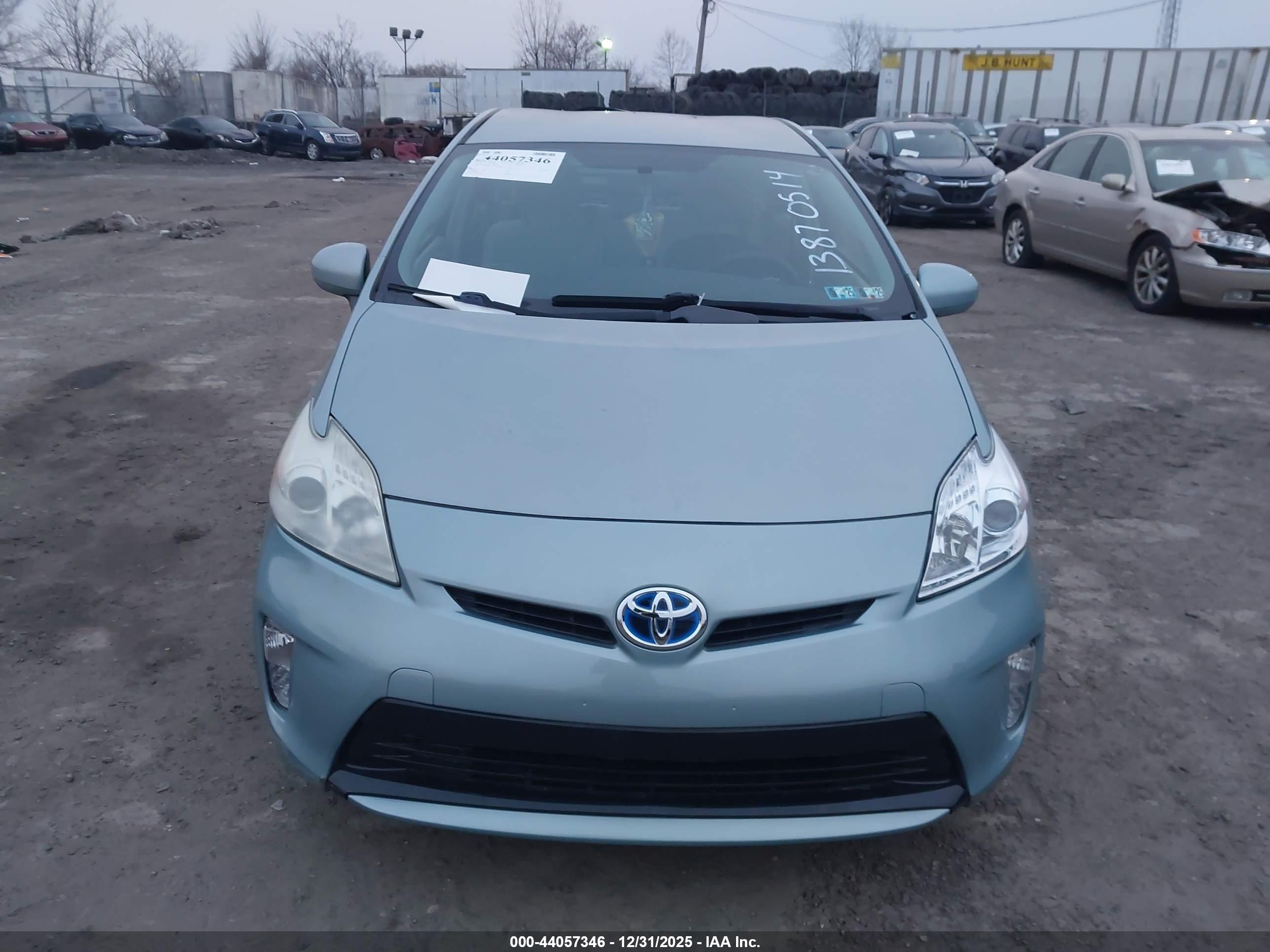 TOYOTA PRIUS image 6
