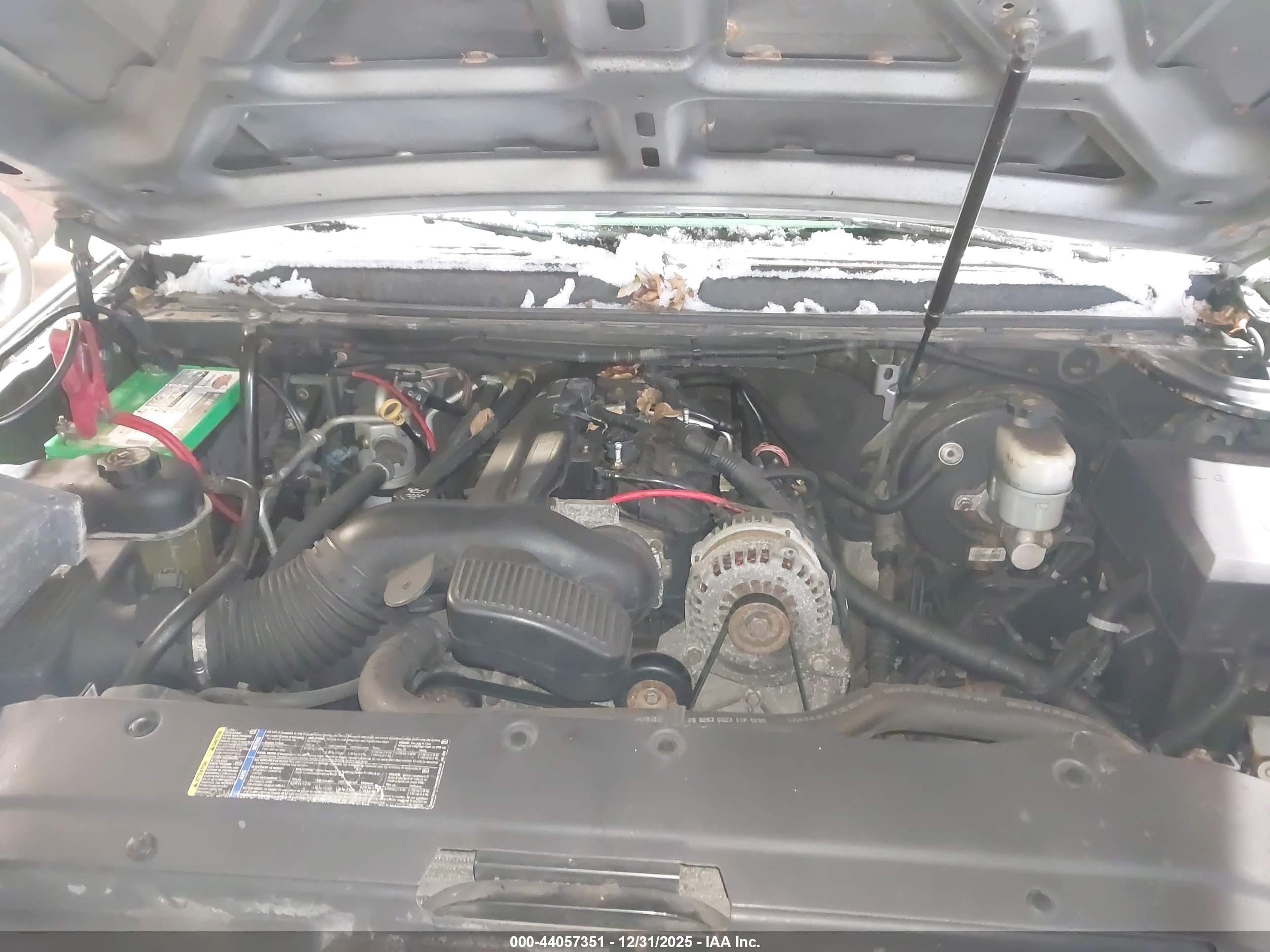 CHEVROLET SUBURBAN image 10