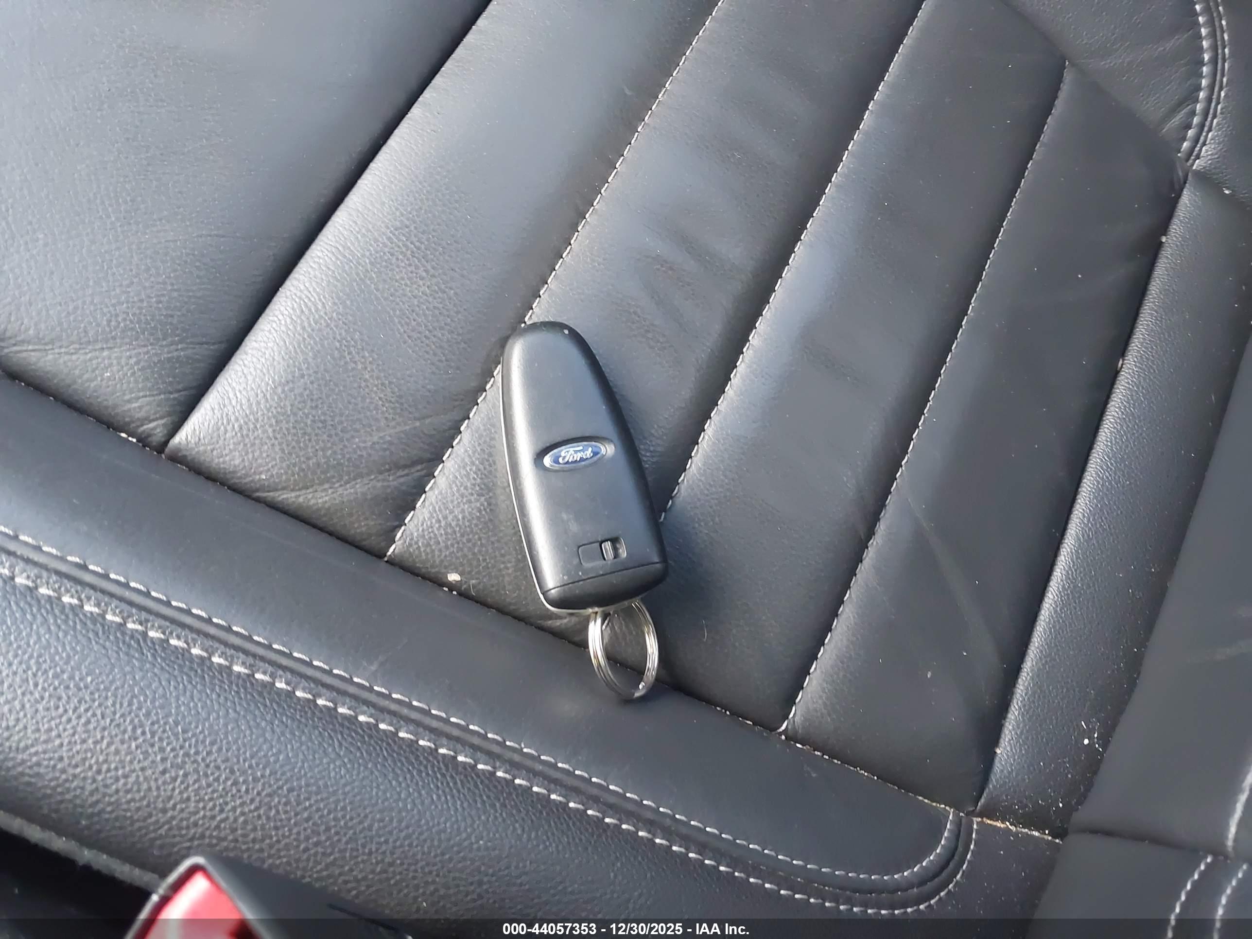 FORD ESCAPE image 11