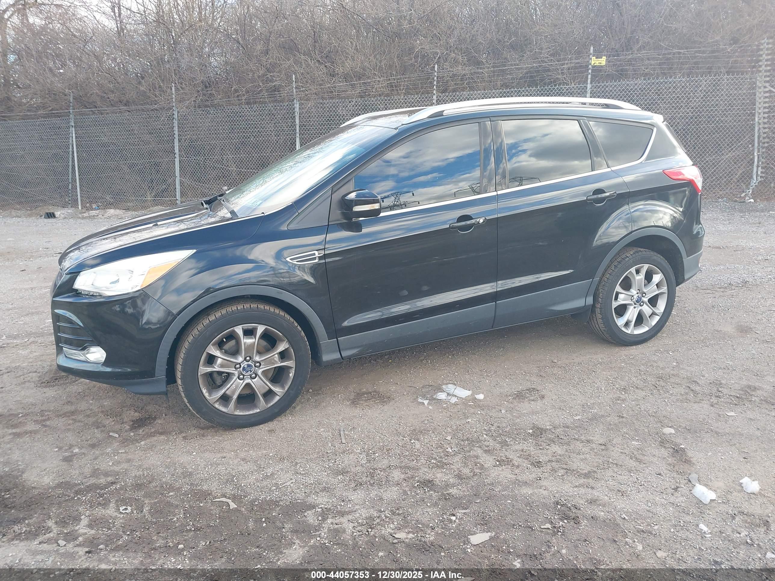 FORD ESCAPE image 2