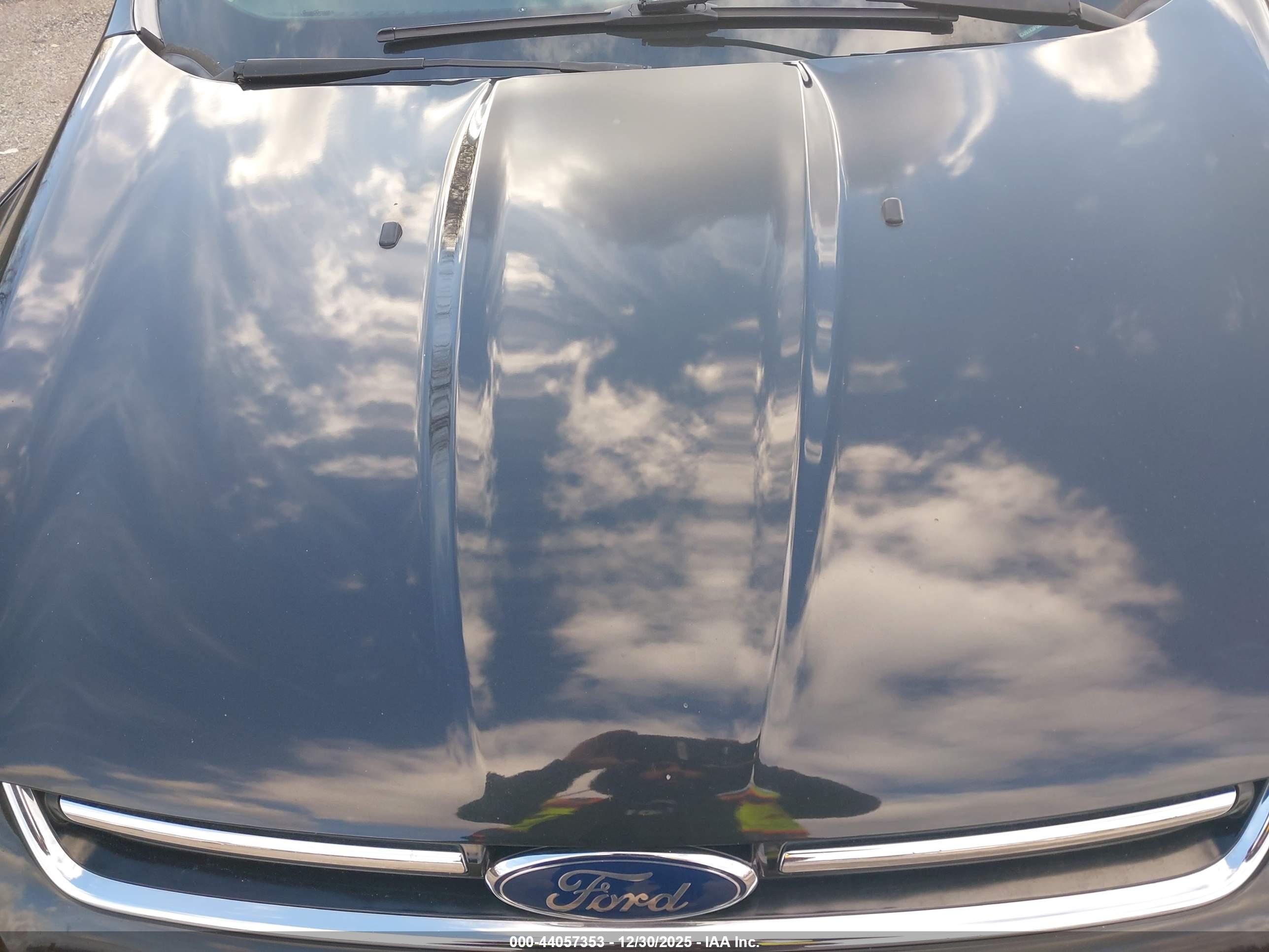 FORD ESCAPE image 6