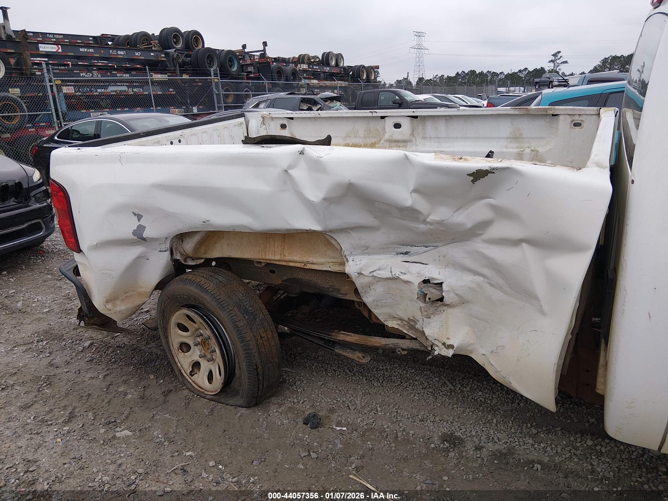 CHEVROLET SILVERADO image 6