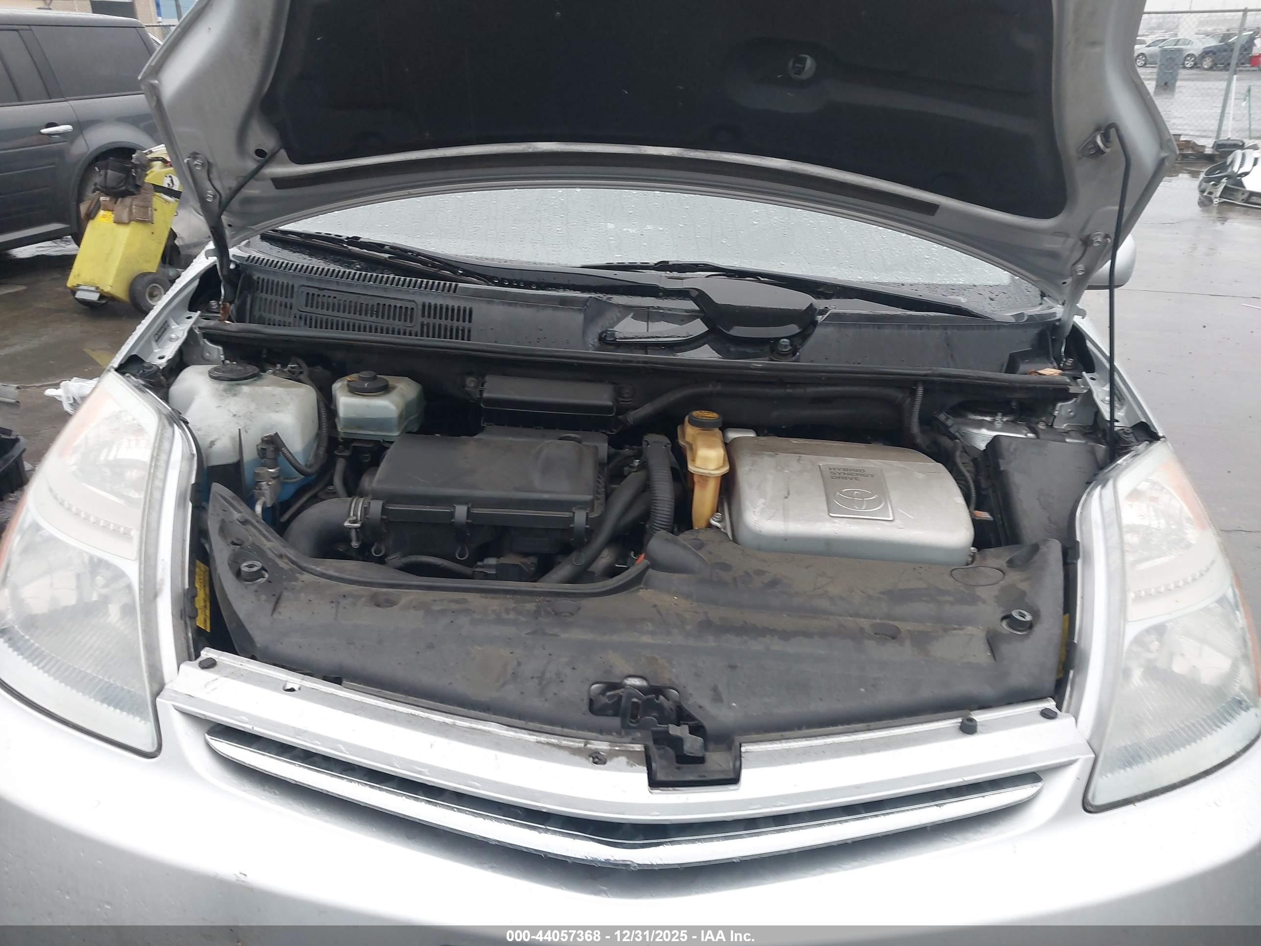 TOYOTA PRIUS image 10
