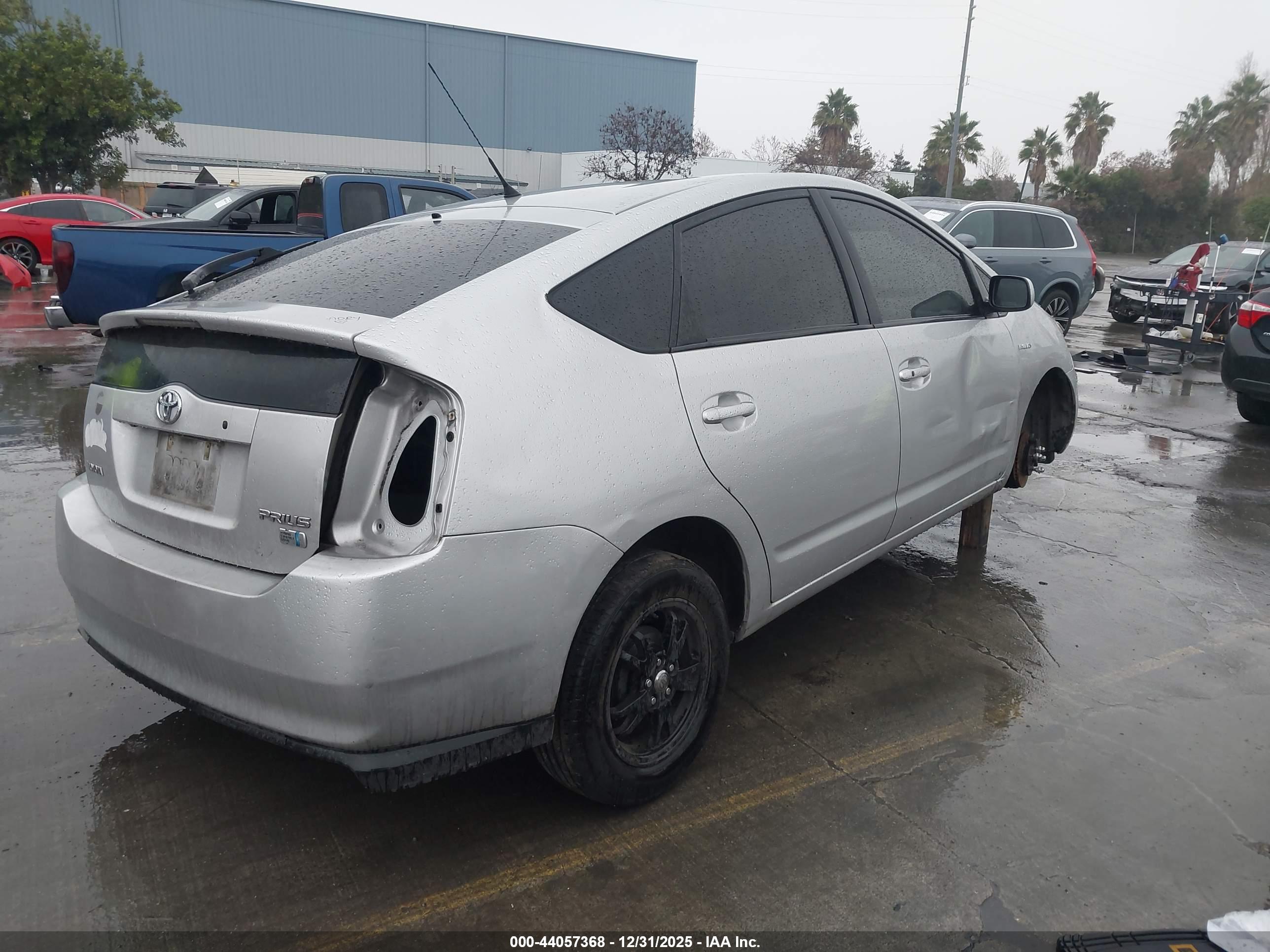 TOYOTA PRIUS image 4