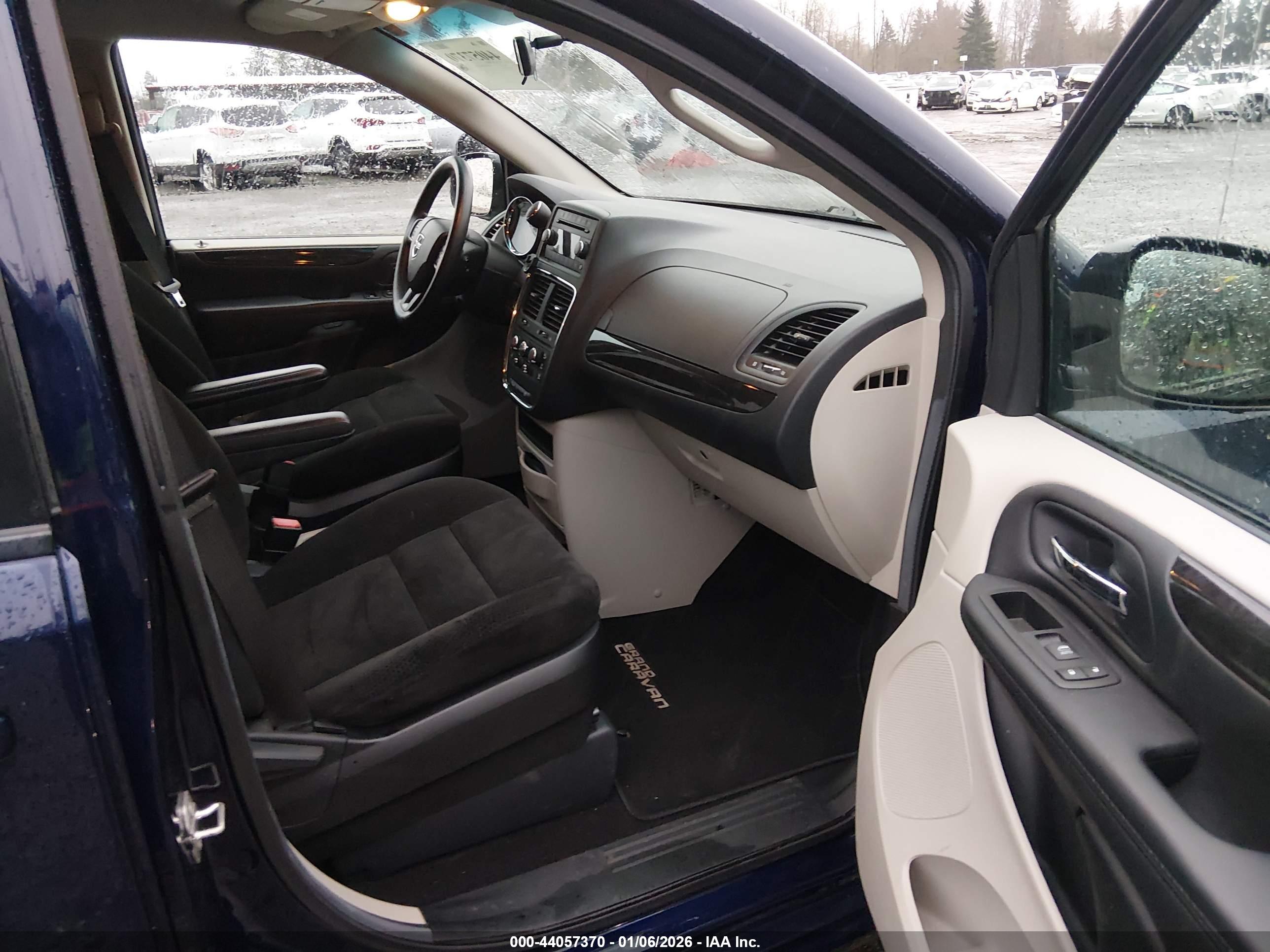 DODGE GRAND image 5
