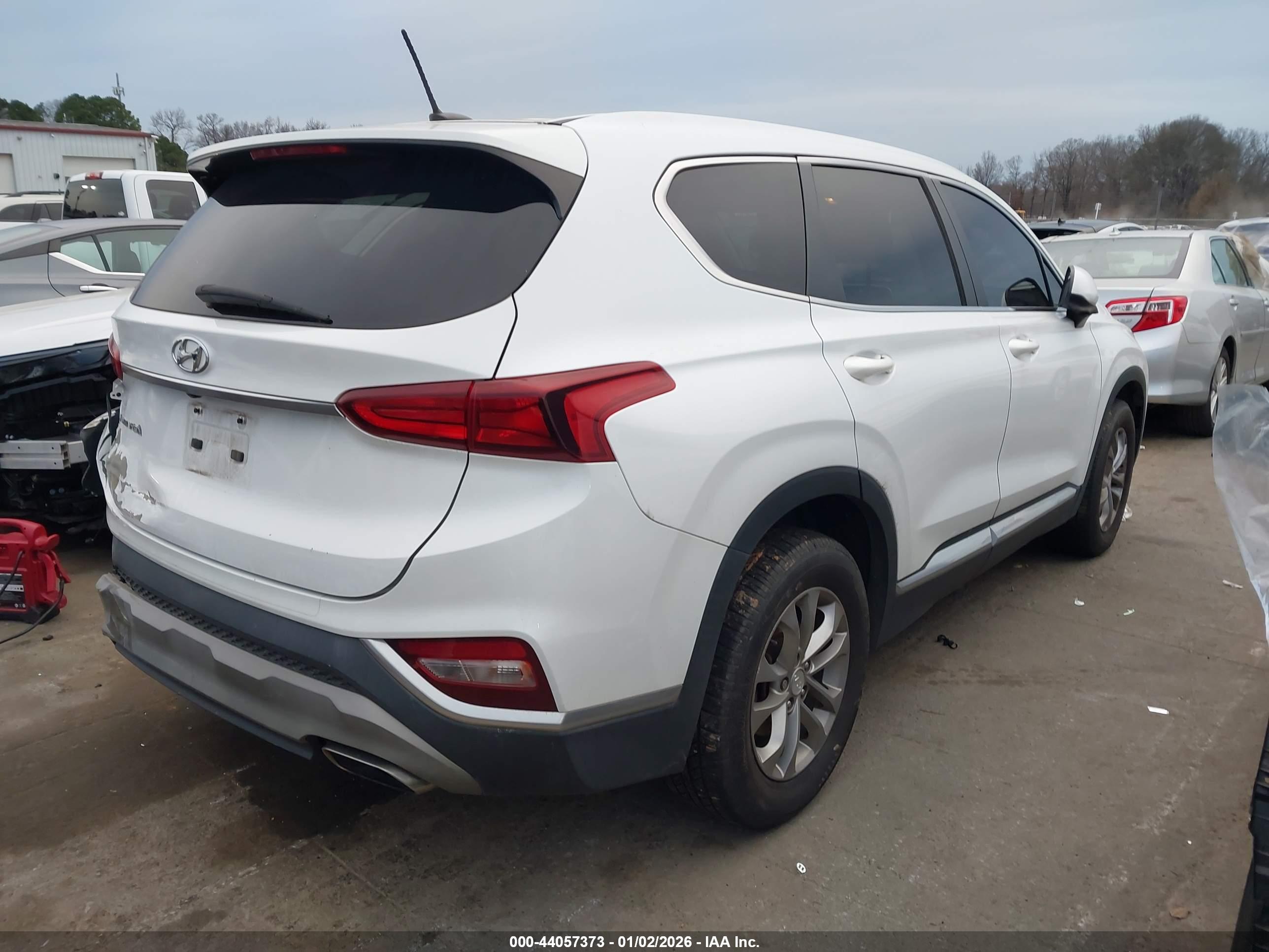 HYUNDAI SANTA image 4