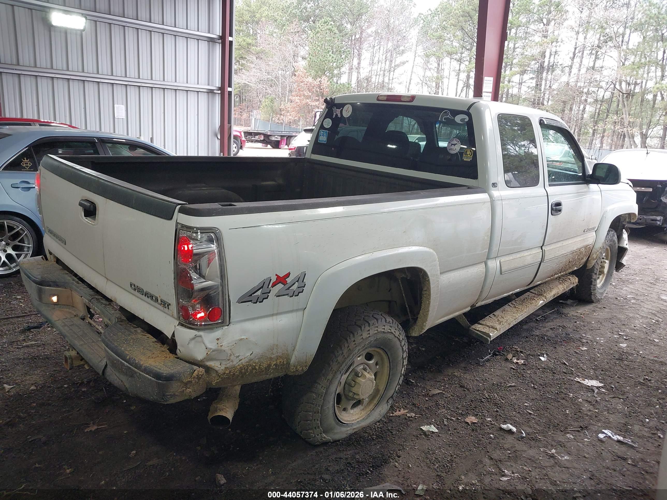 CHEVROLET SILVERADO image 4