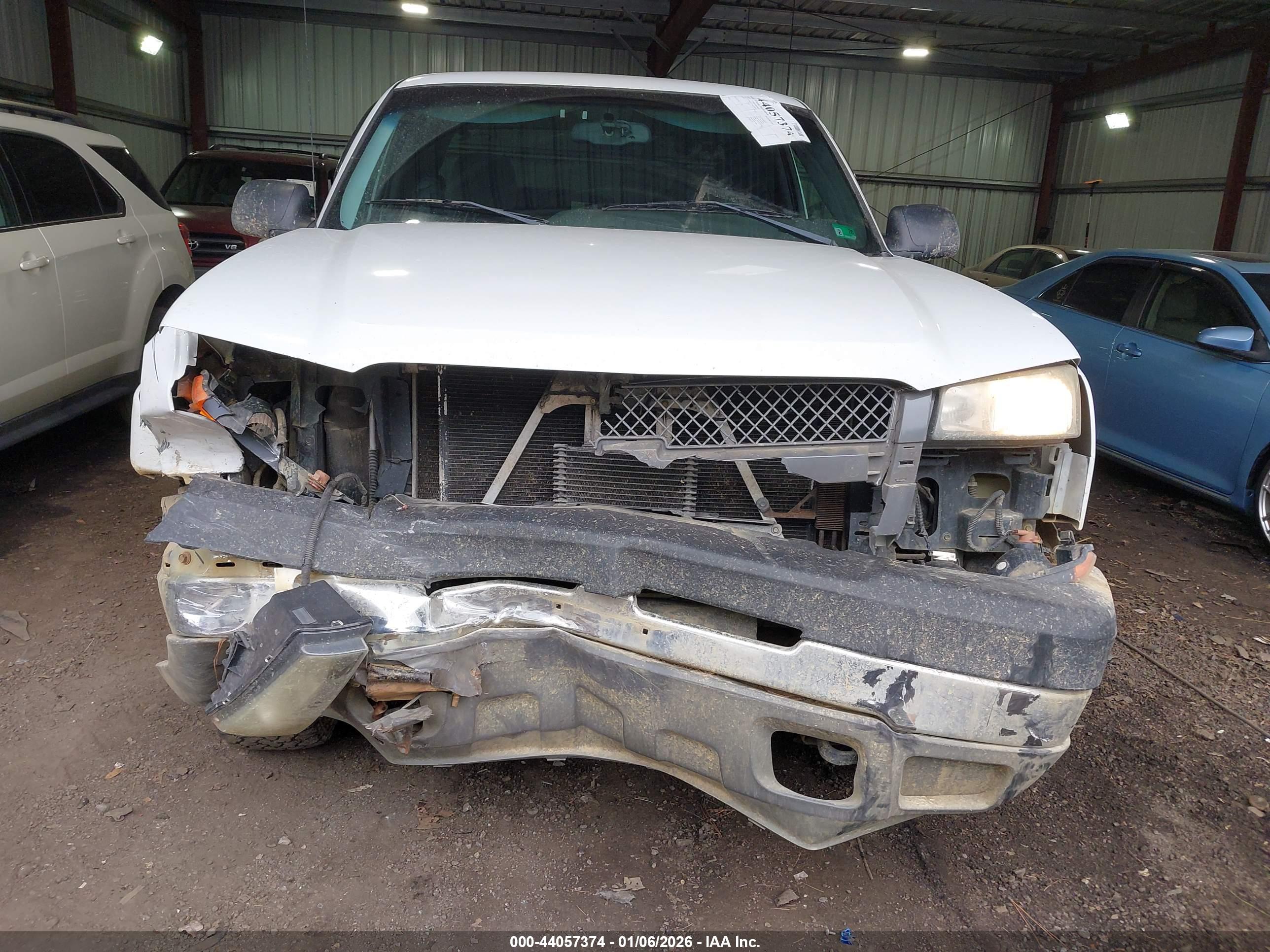 CHEVROLET SILVERADO image 6