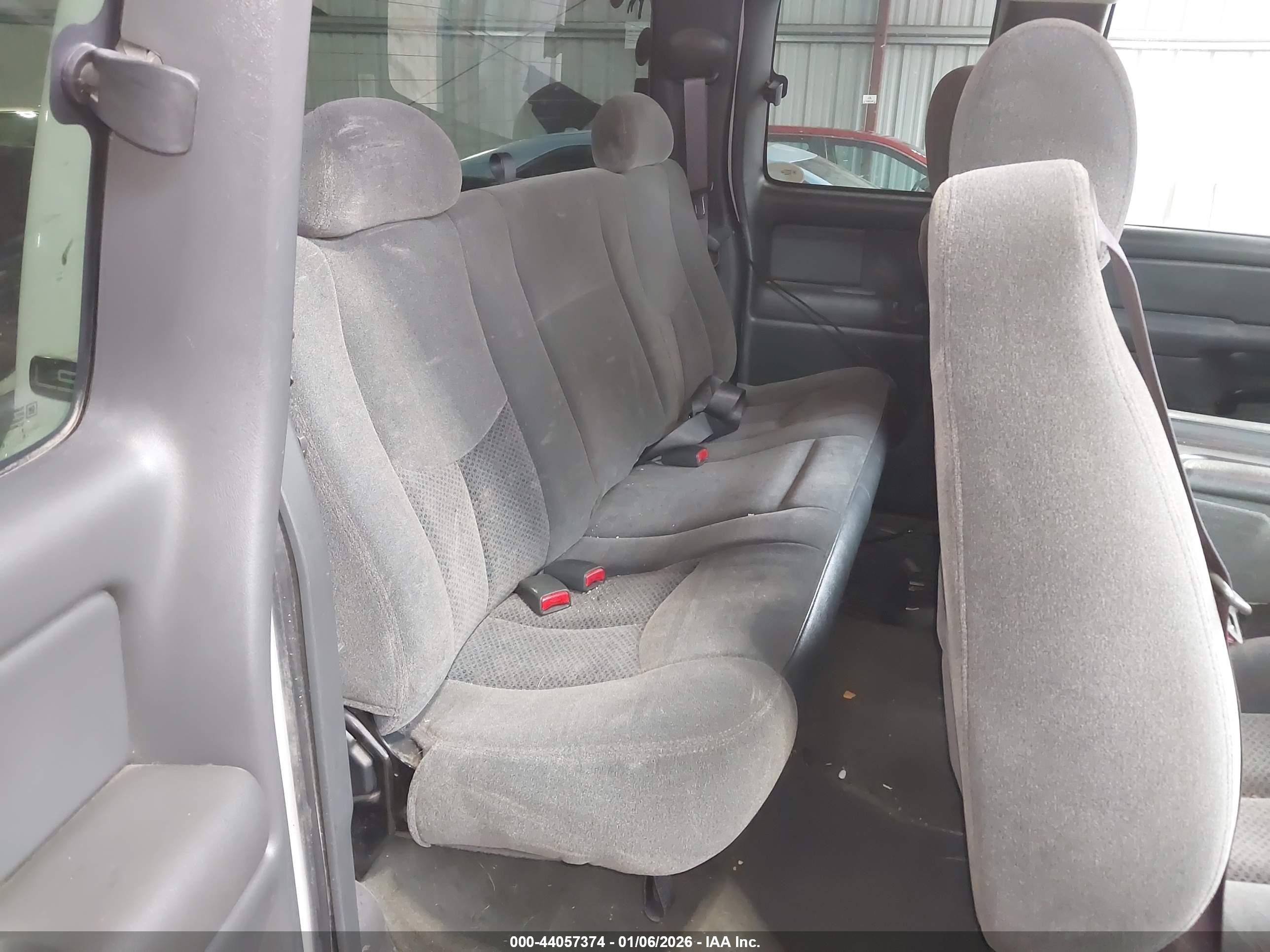 CHEVROLET SILVERADO image 8