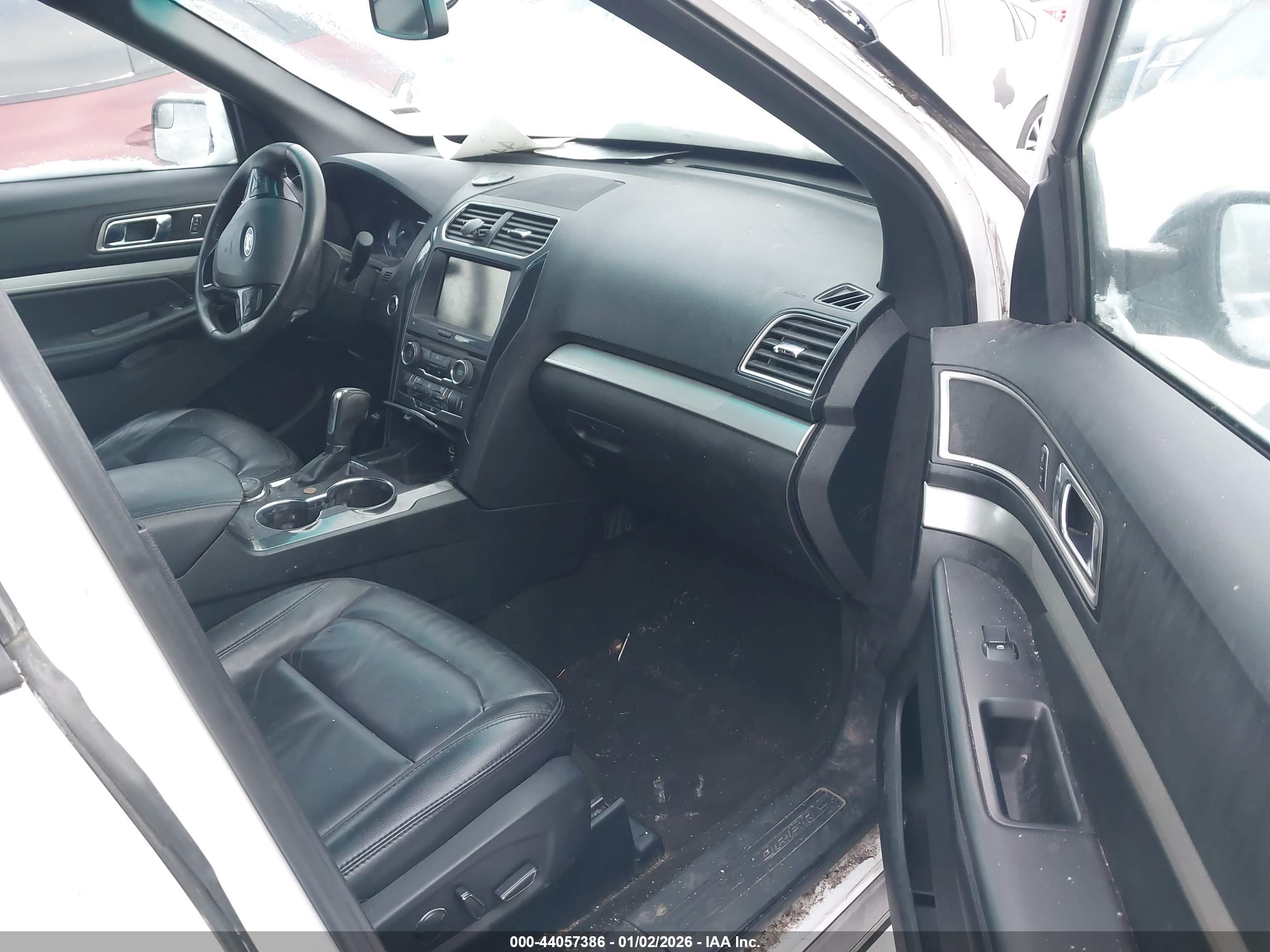 FORD EXPLORER image 5