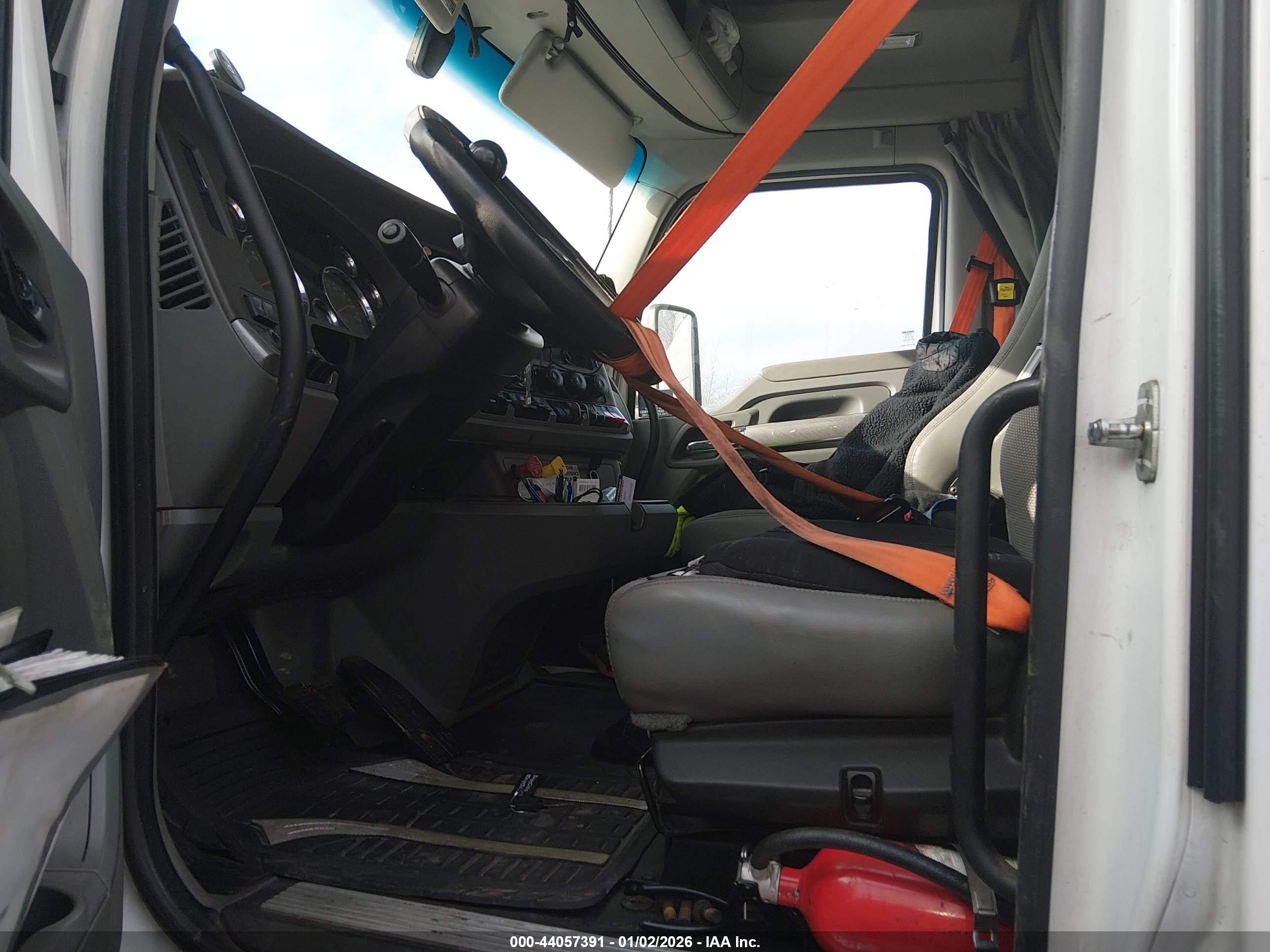 KENWORTH T680 image 8