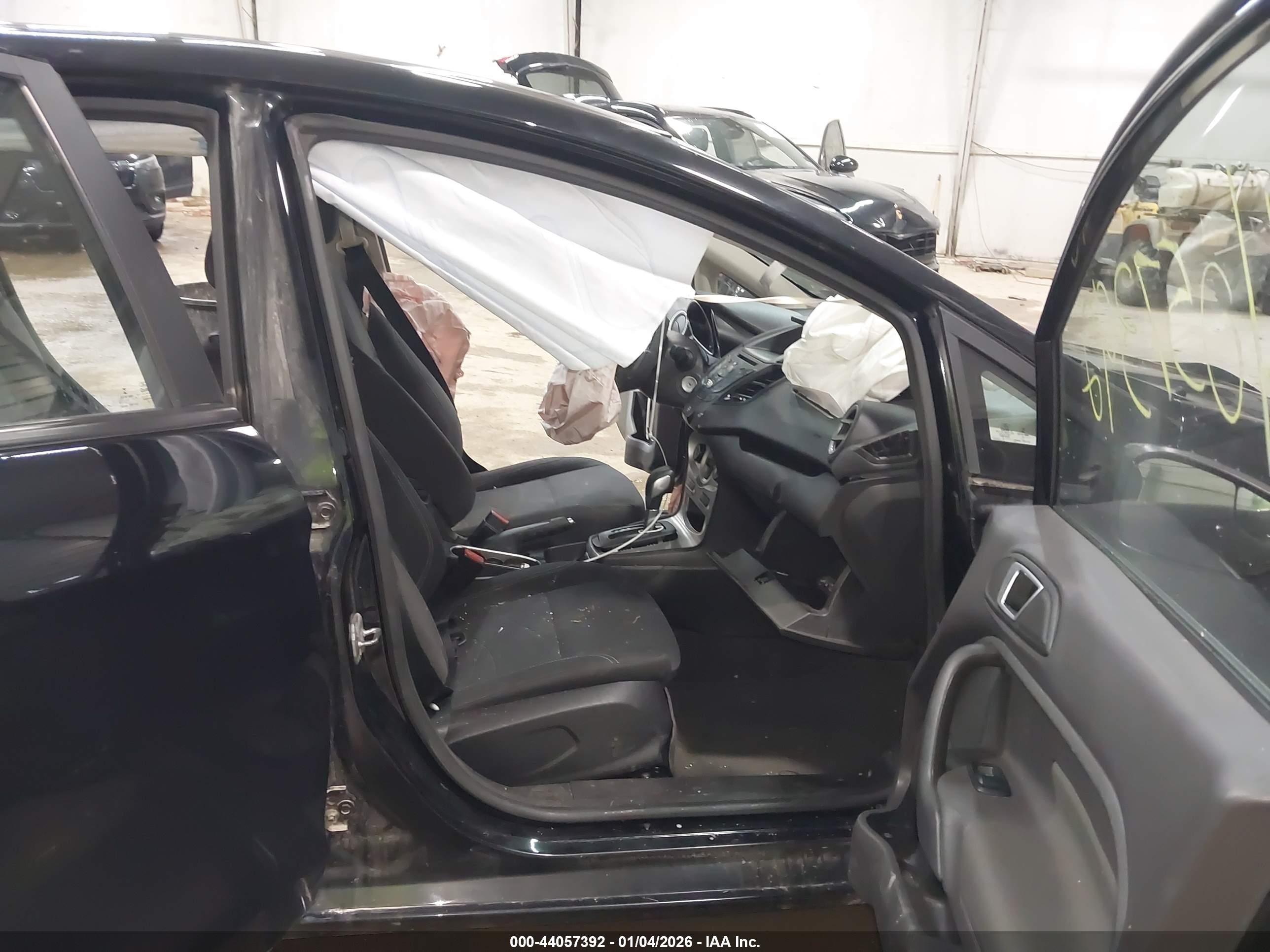 FORD FIESTA image 5