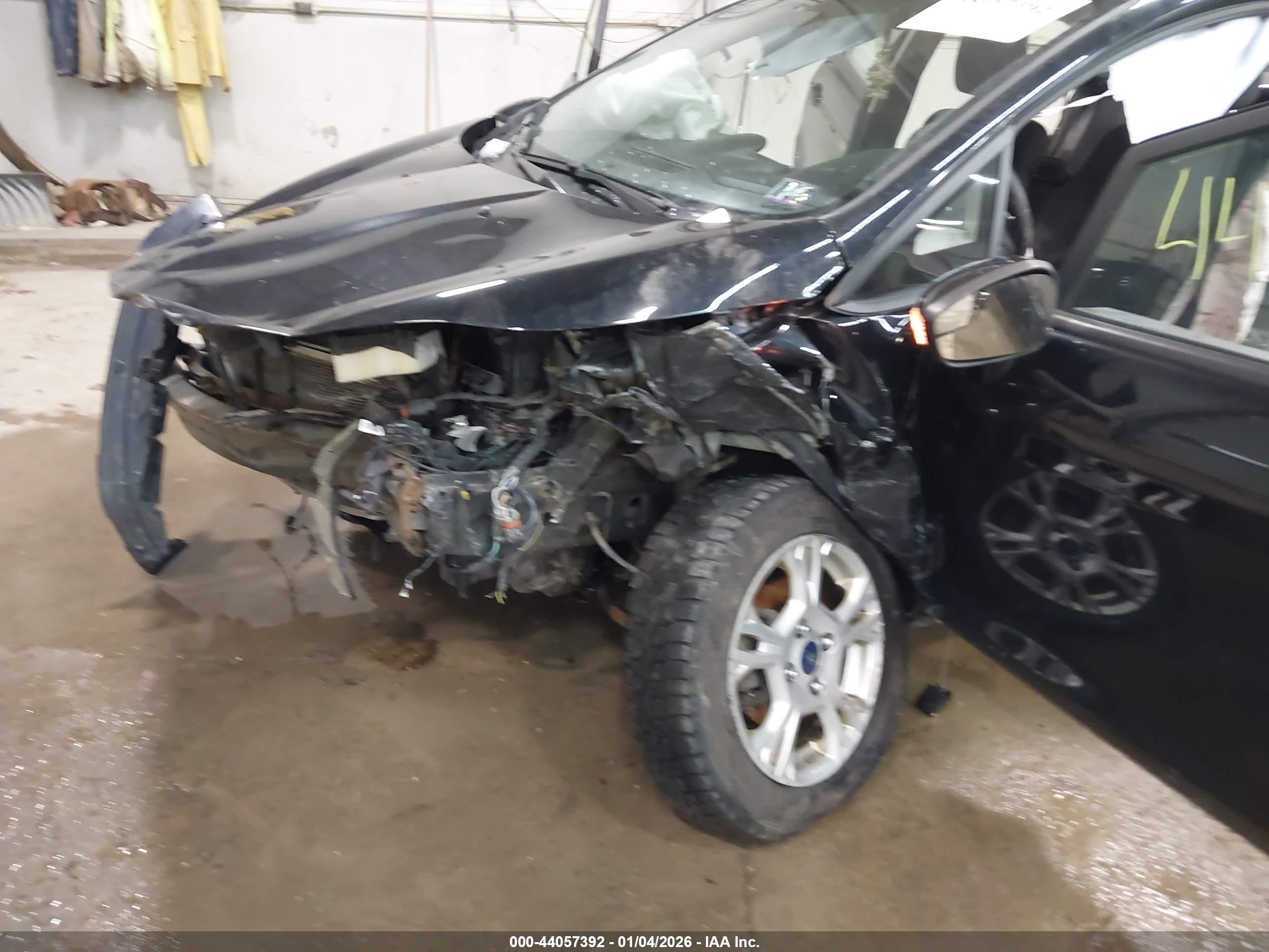 FORD FIESTA image 6
