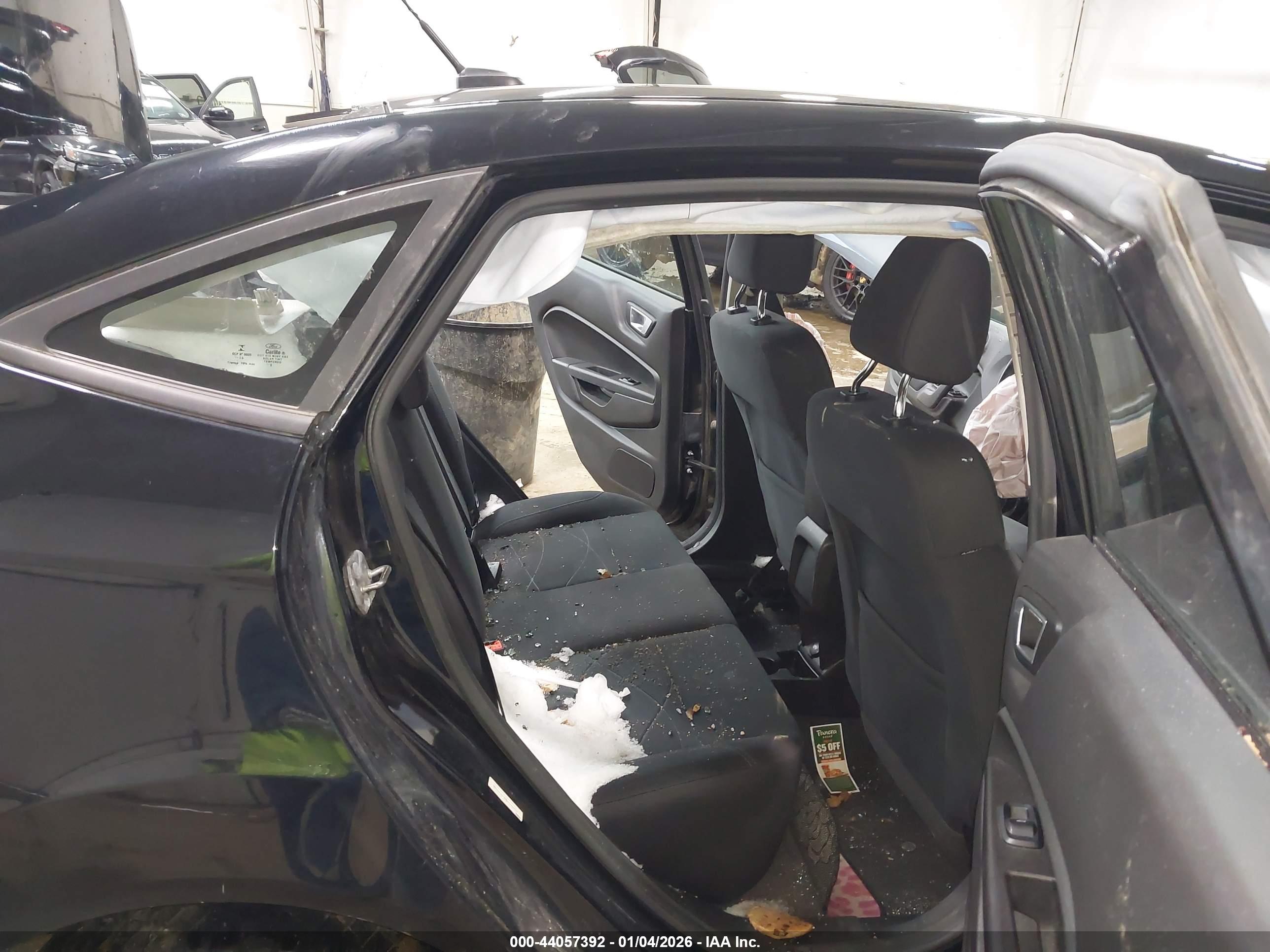 FORD FIESTA image 8