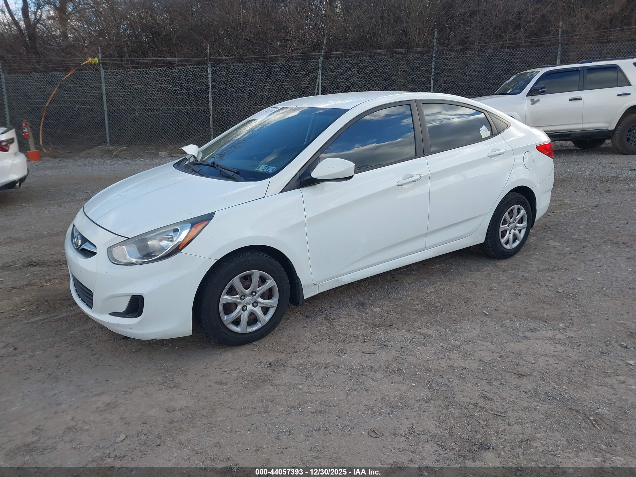 HYUNDAI ACCENT image 2
