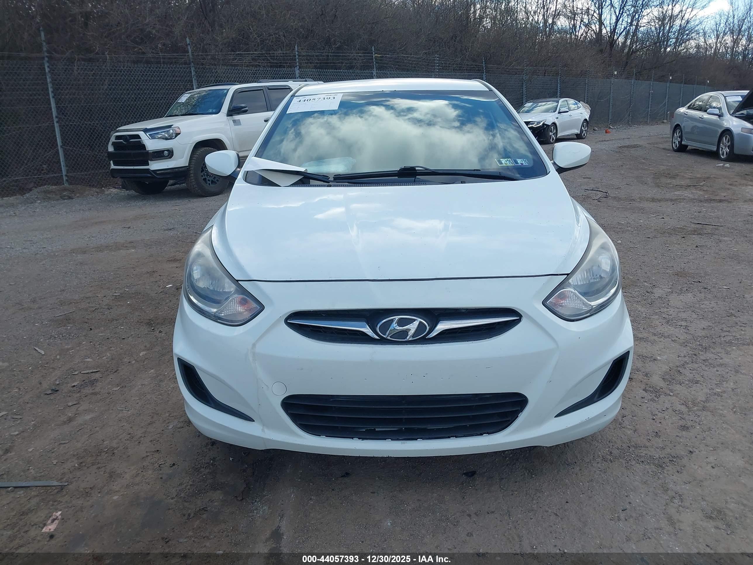 HYUNDAI ACCENT image 6