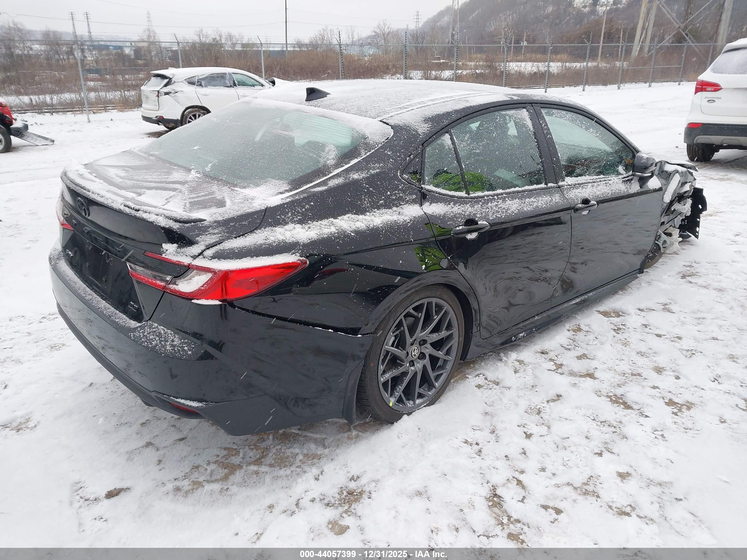 TOYOTA CAMRY image 4