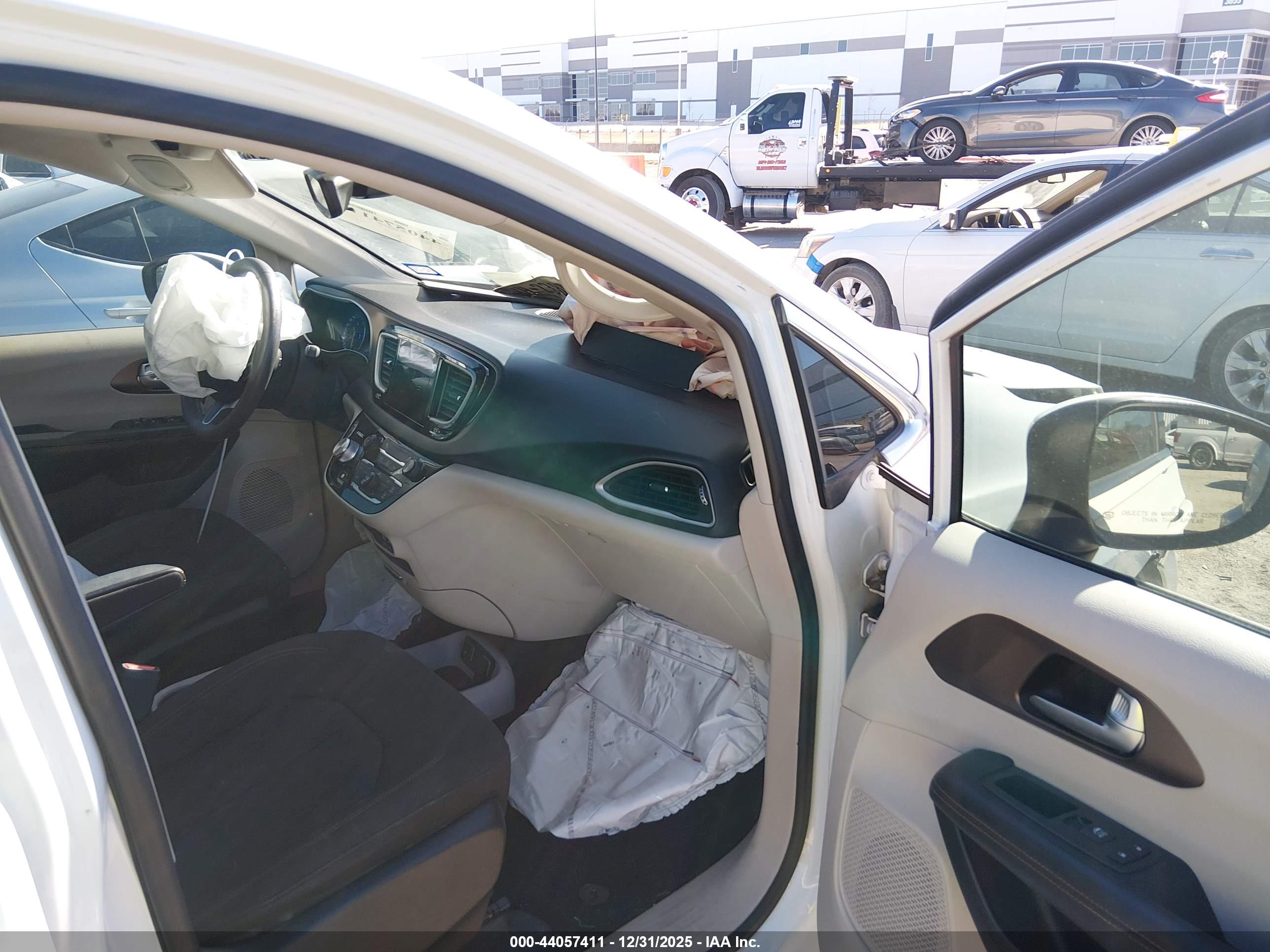 CHRYSLER PACIFICA image 5