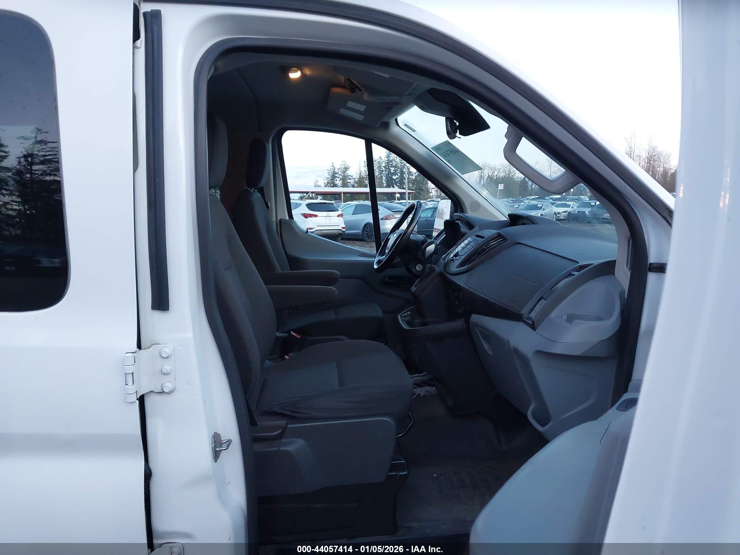 FORD TRANSIT-150 image 5