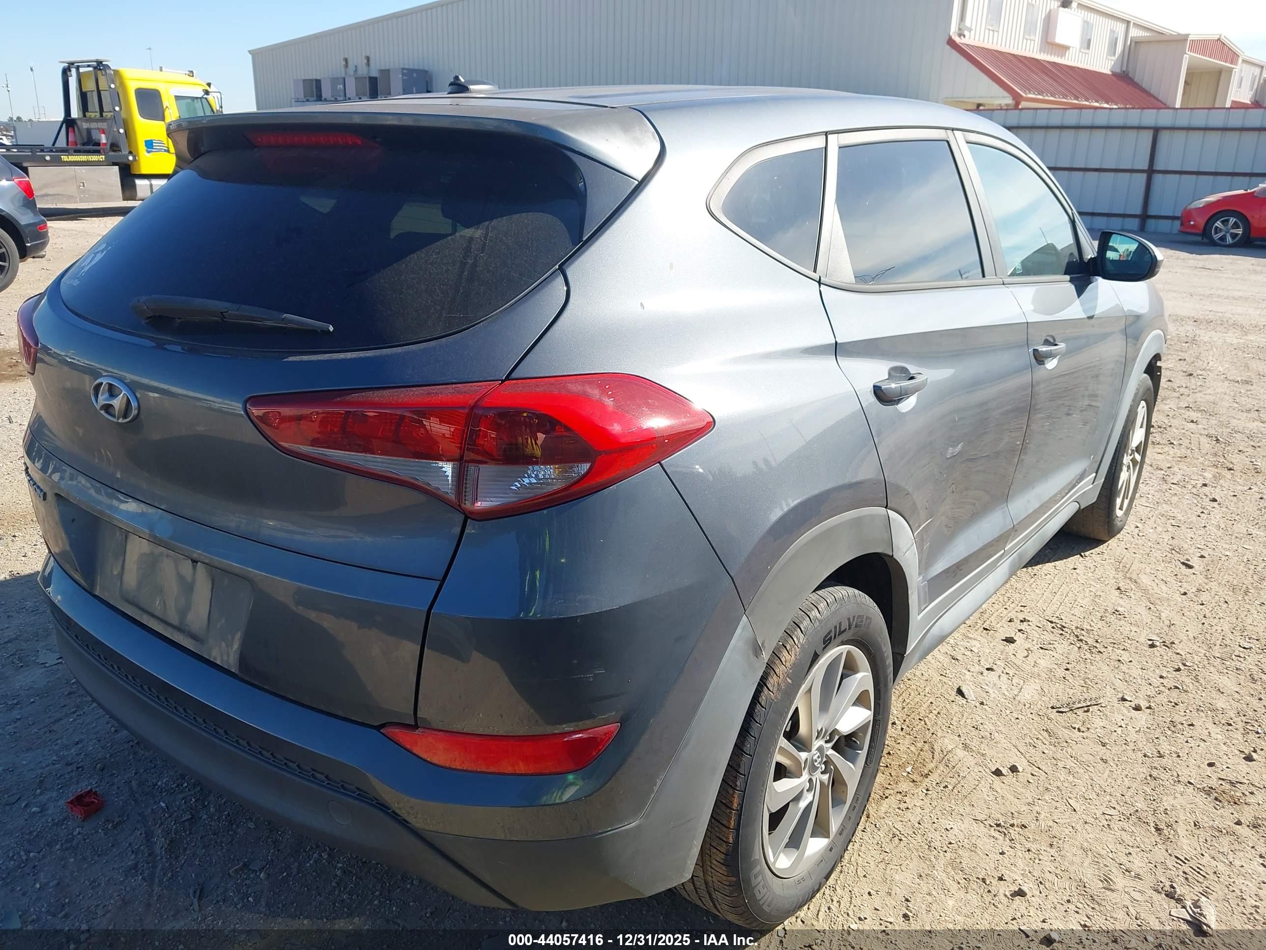 HYUNDAI TUCSON image 4