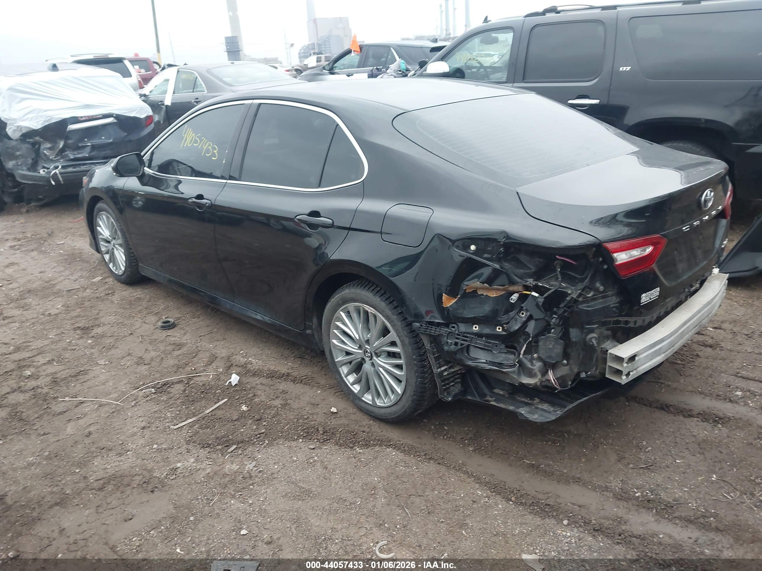 TOYOTA CAMRY image 3