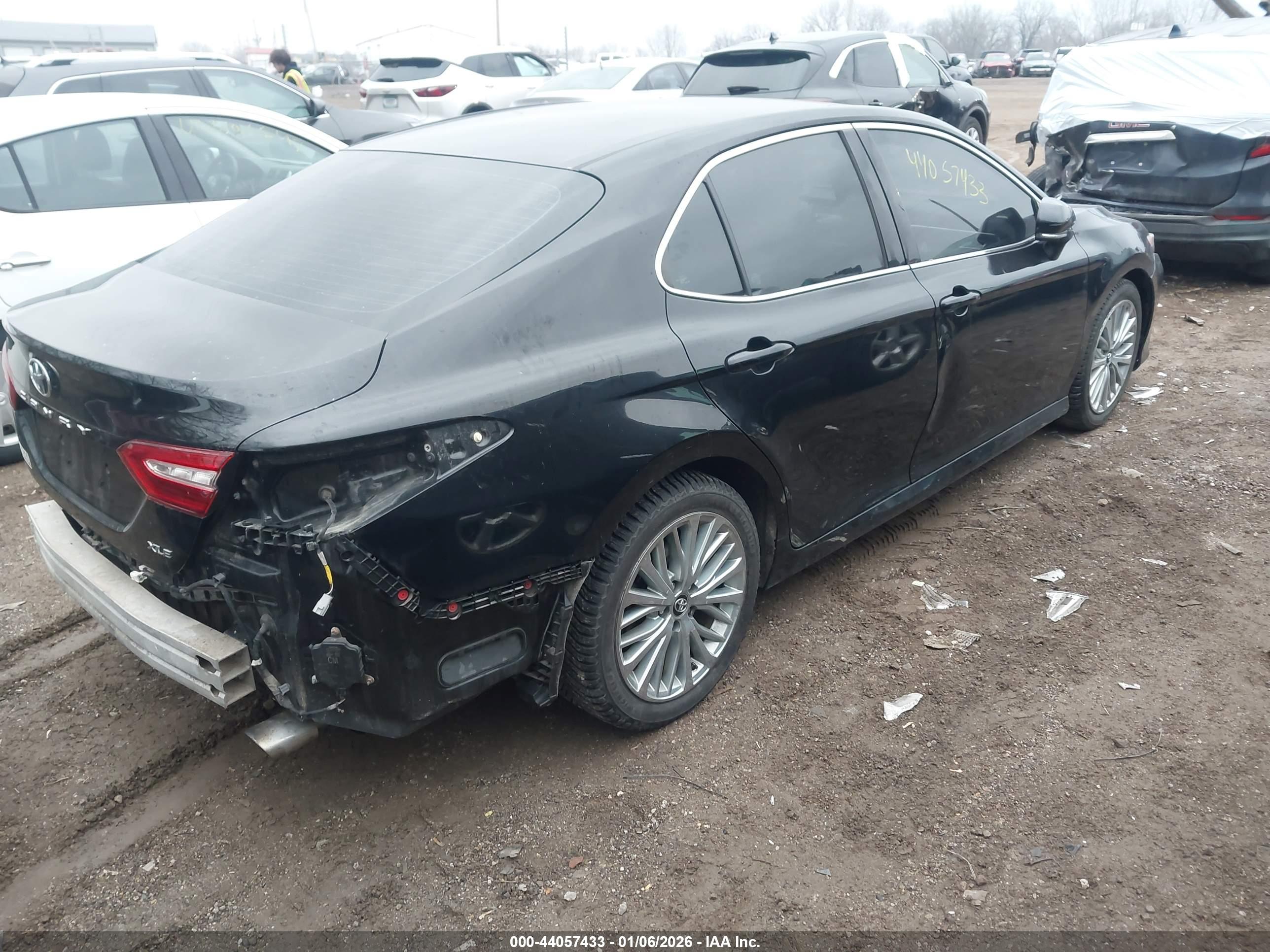 TOYOTA CAMRY image 4