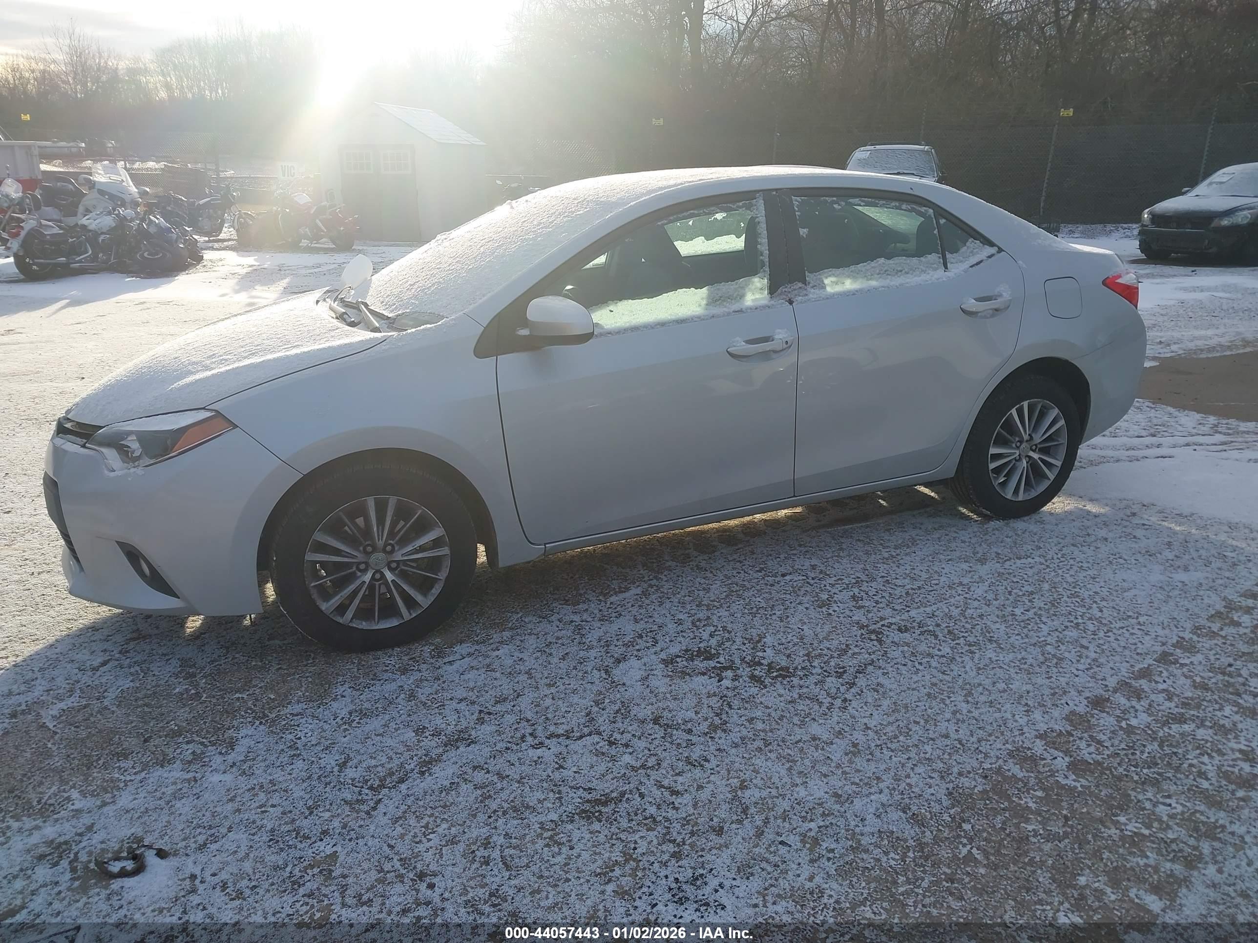 TOYOTA COROLLA image 2