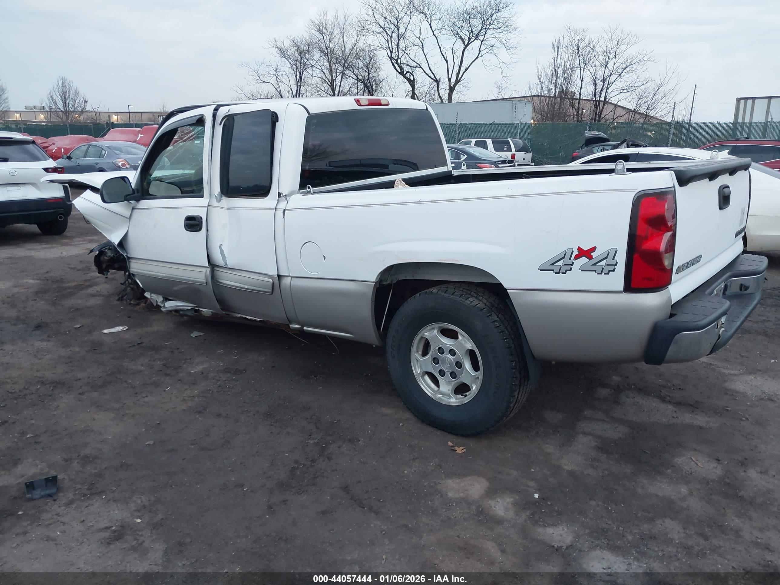 CHEVROLET SILVERADO image 3