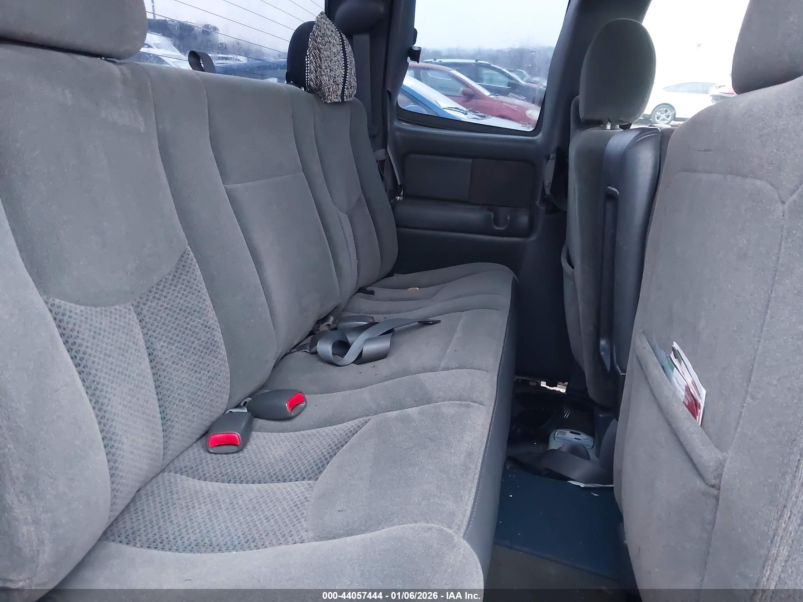 CHEVROLET SILVERADO image 8