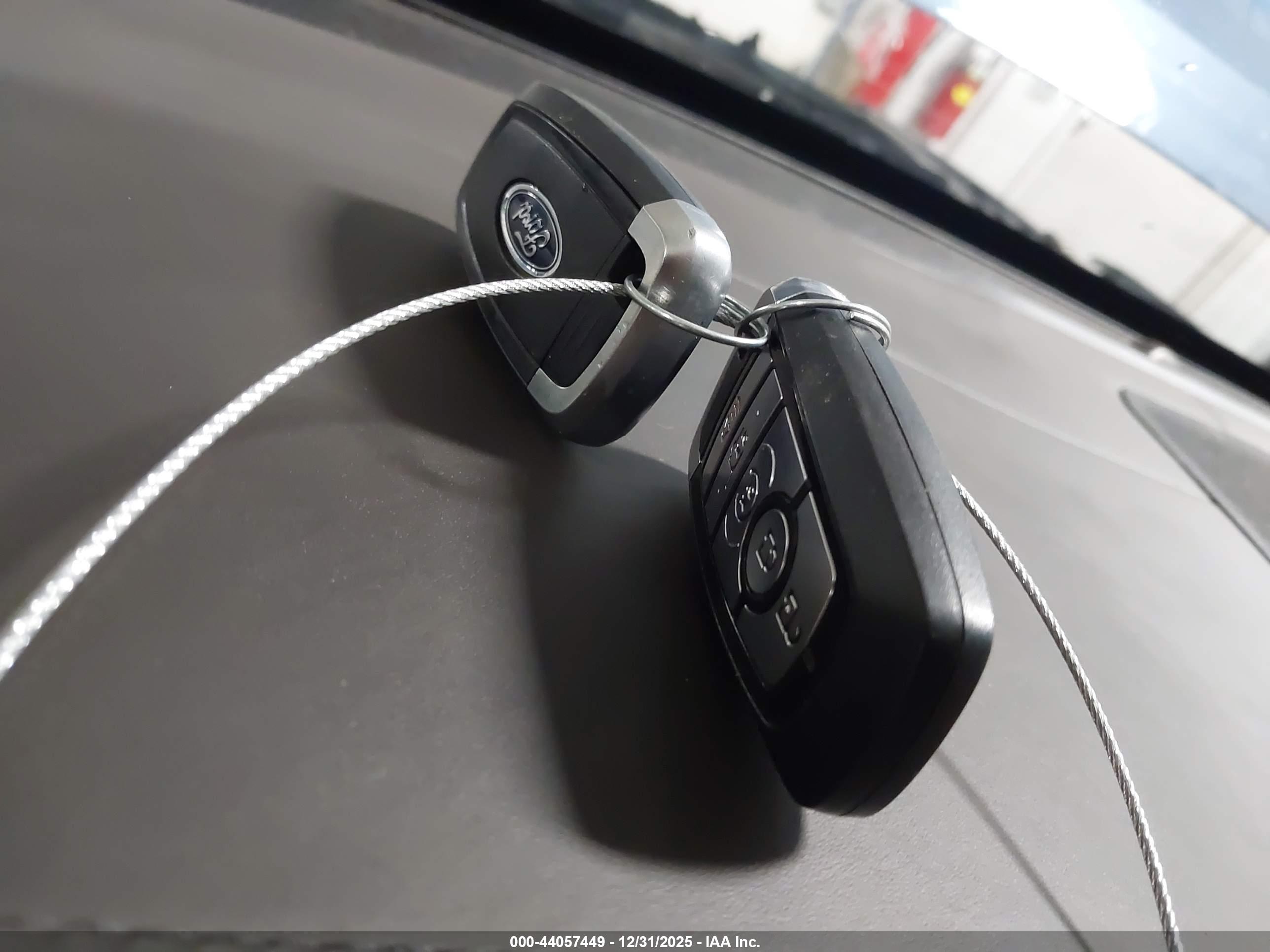 FORD EXPLORER image 11
