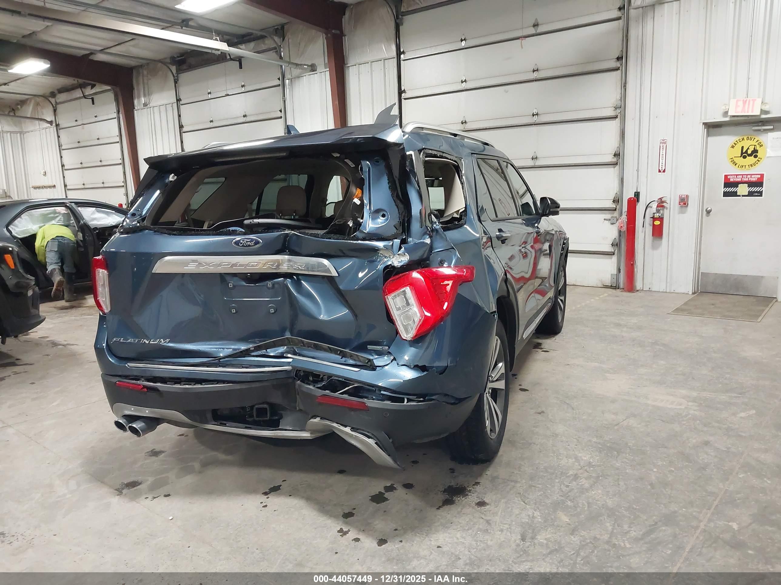 FORD EXPLORER image 6