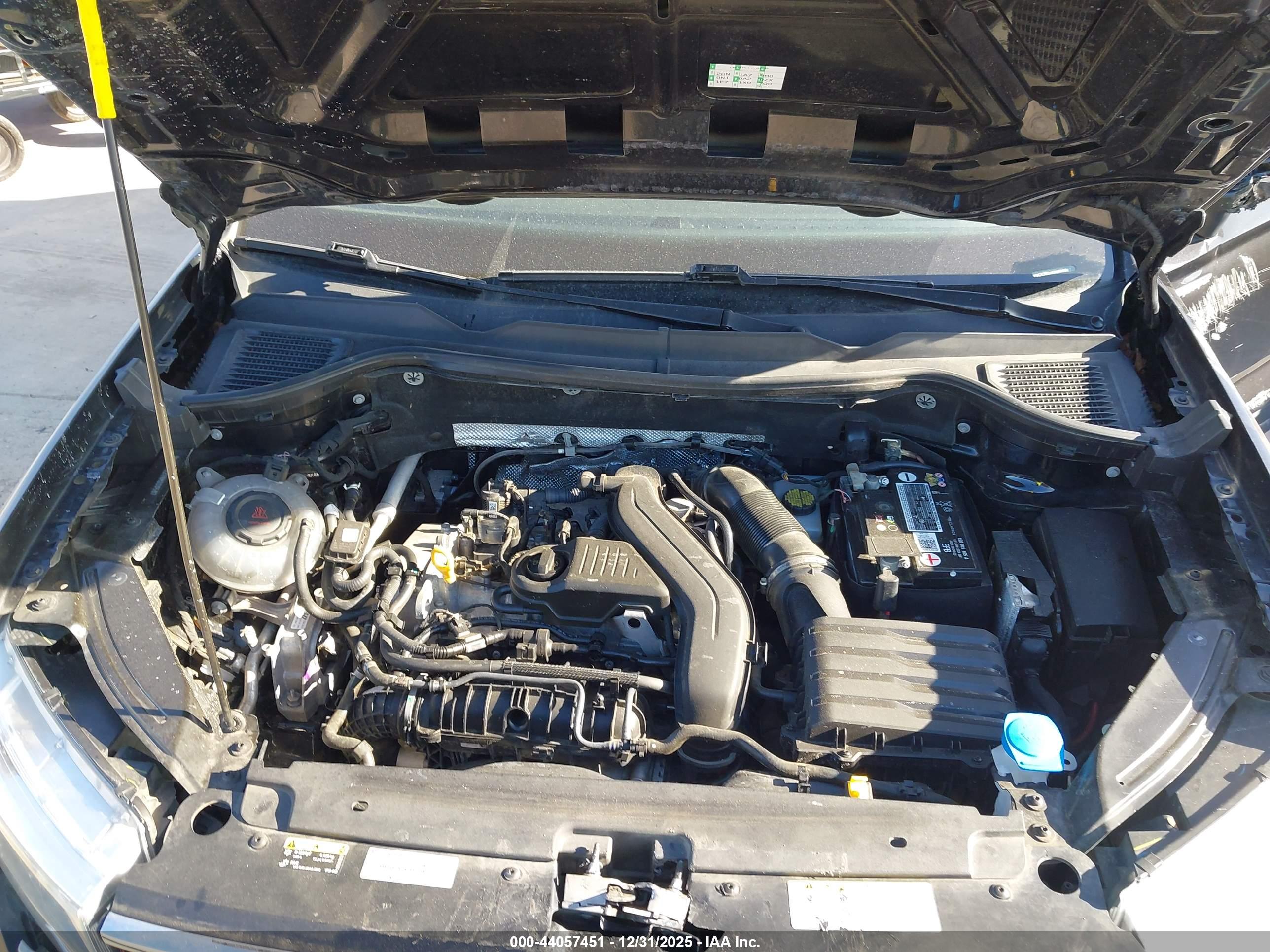 VOLKSWAGEN TAOS image 10