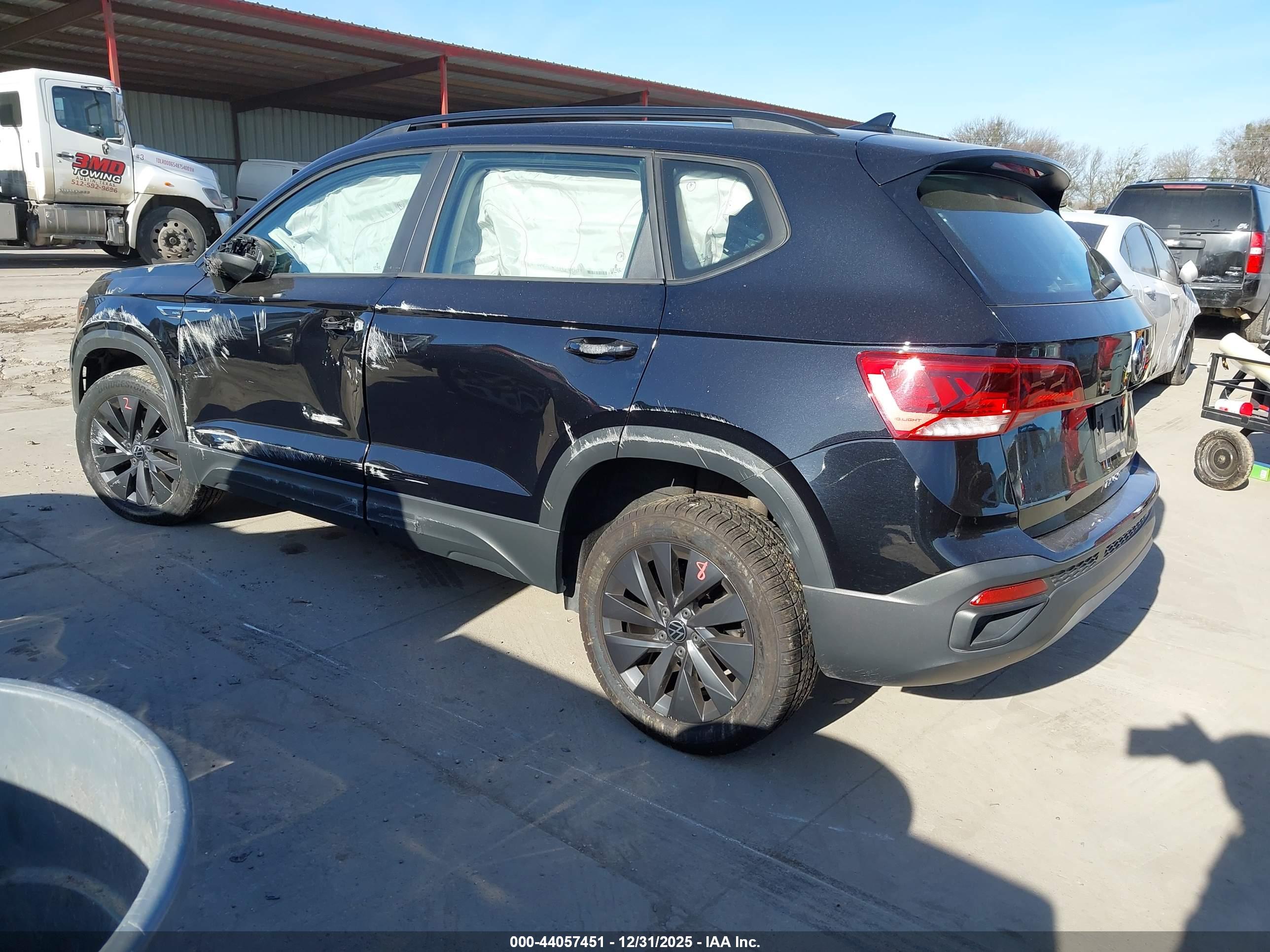 VOLKSWAGEN TAOS image 3