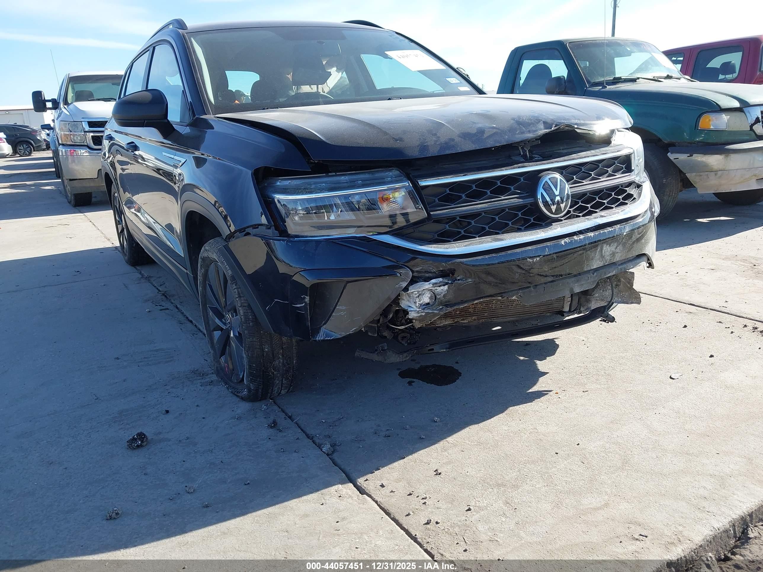 VOLKSWAGEN TAOS image 6
