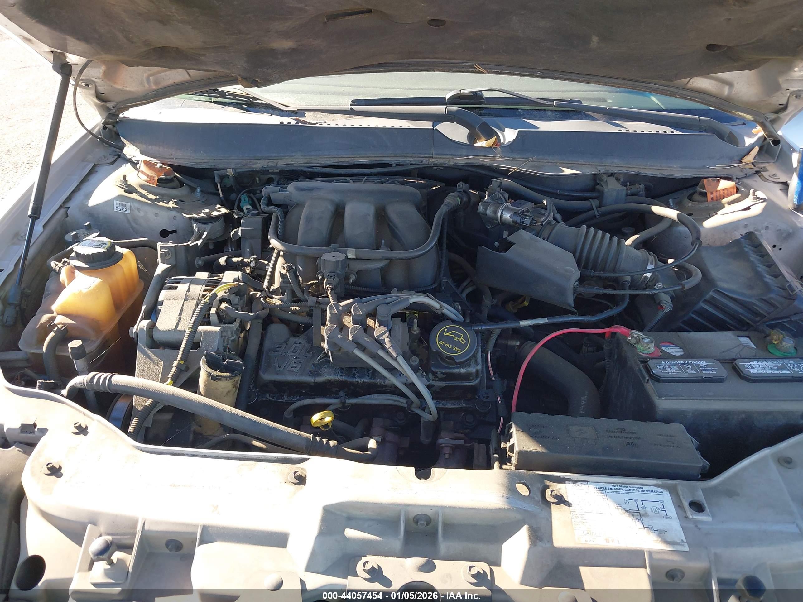 FORD TAURUS image 10