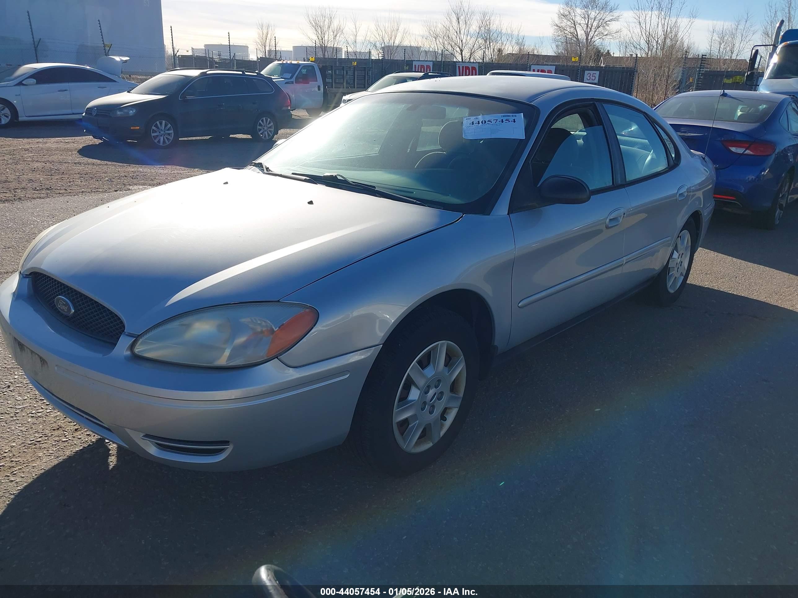 FORD TAURUS image 2